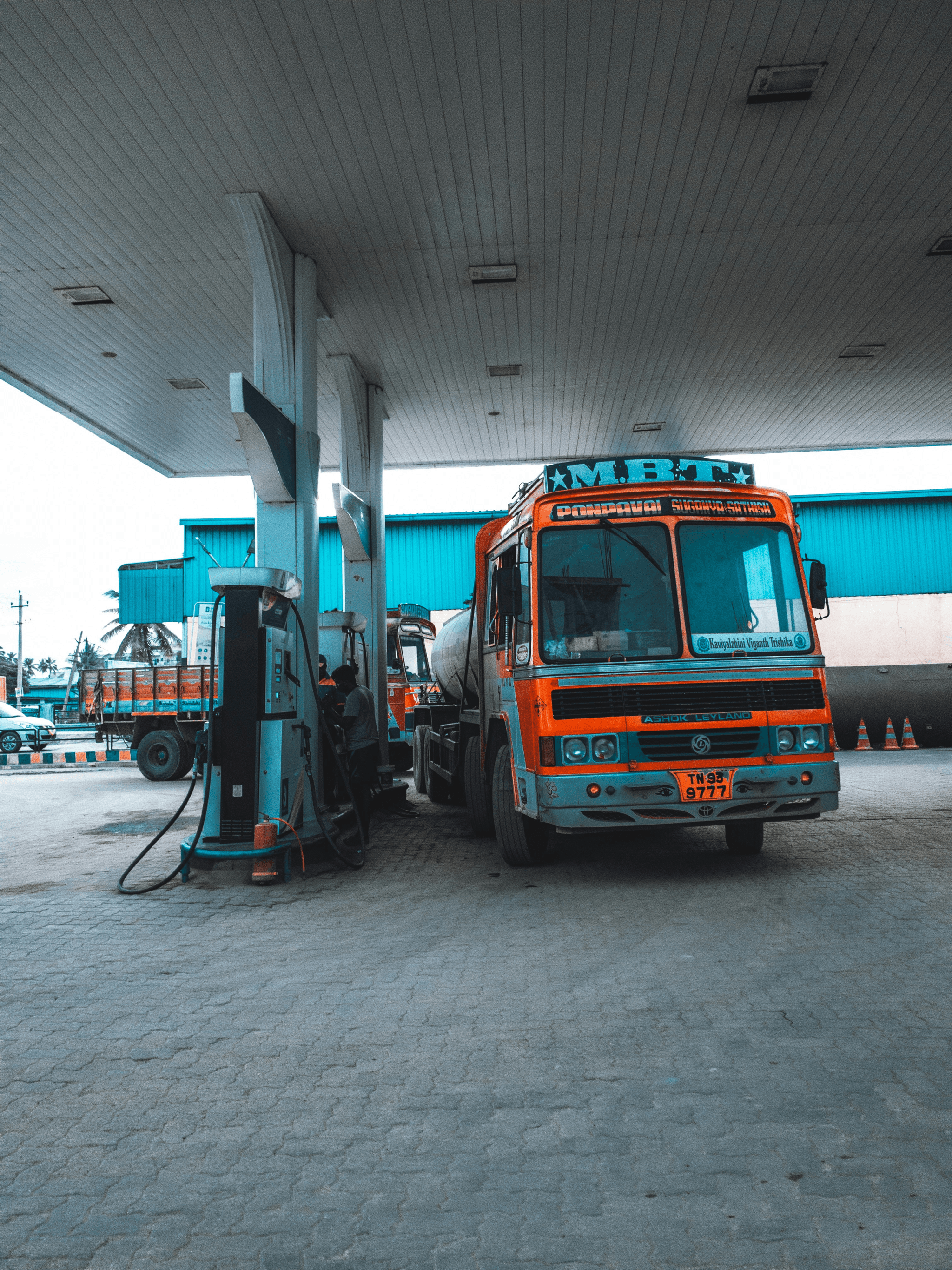 airport small fuel truck for sale