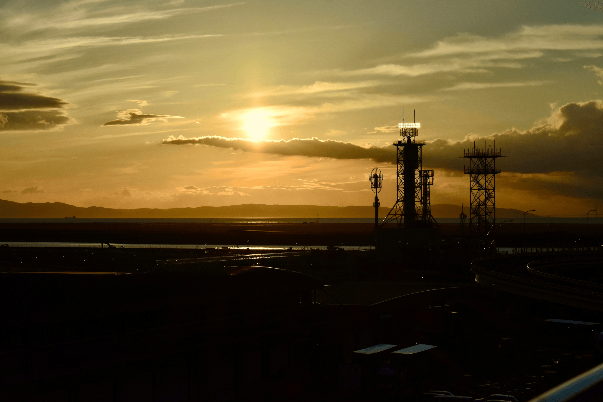 ssr technology enhancing aircraft tracking at airport