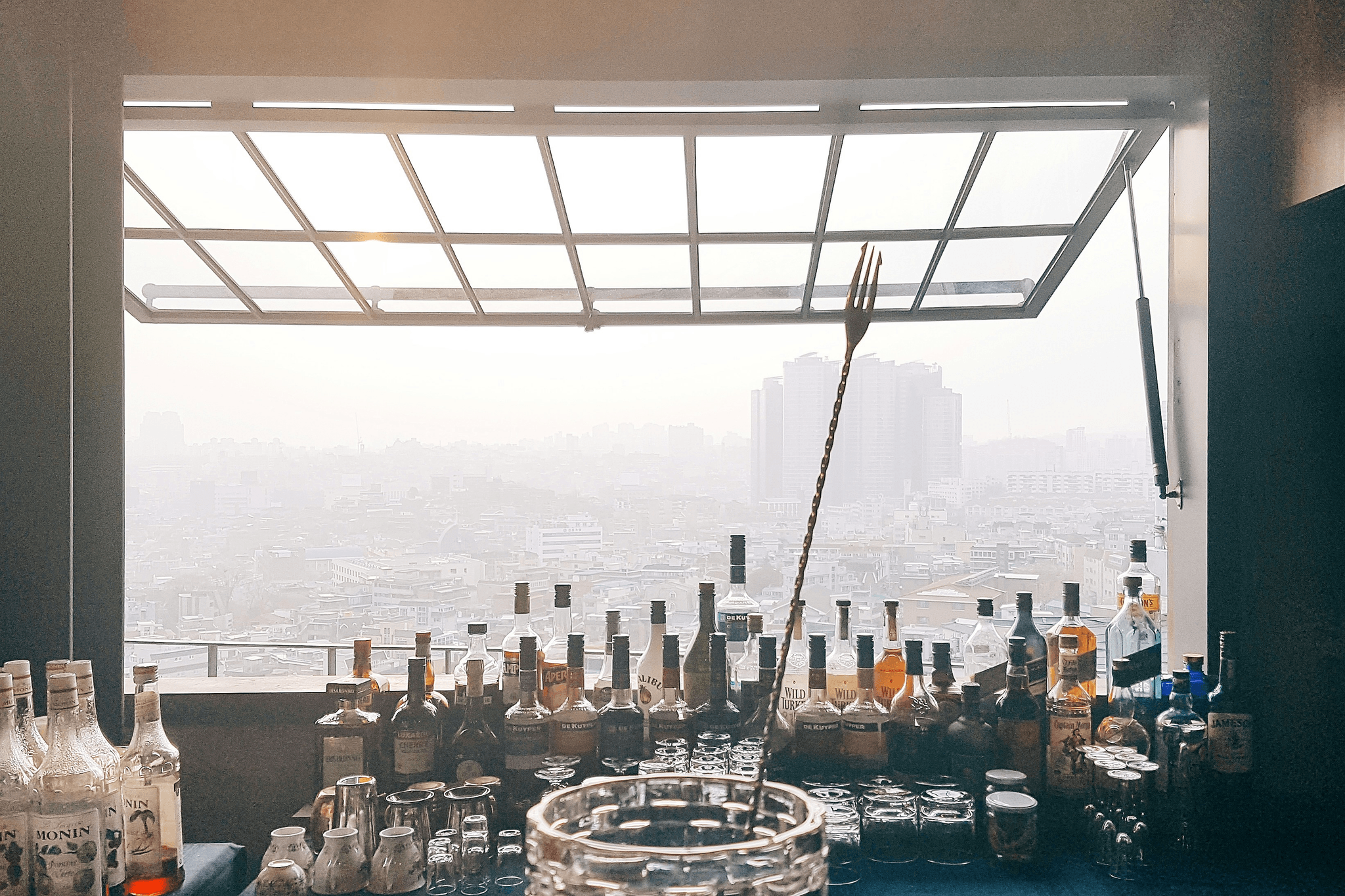 【桌遊開箱】戲精酒吧 🎭 玩法簡介、心得評測｜解憂桌遊堂｜台北桌遊｜輕鬆新手友善｜療寮生活館 Chitchat LIFE