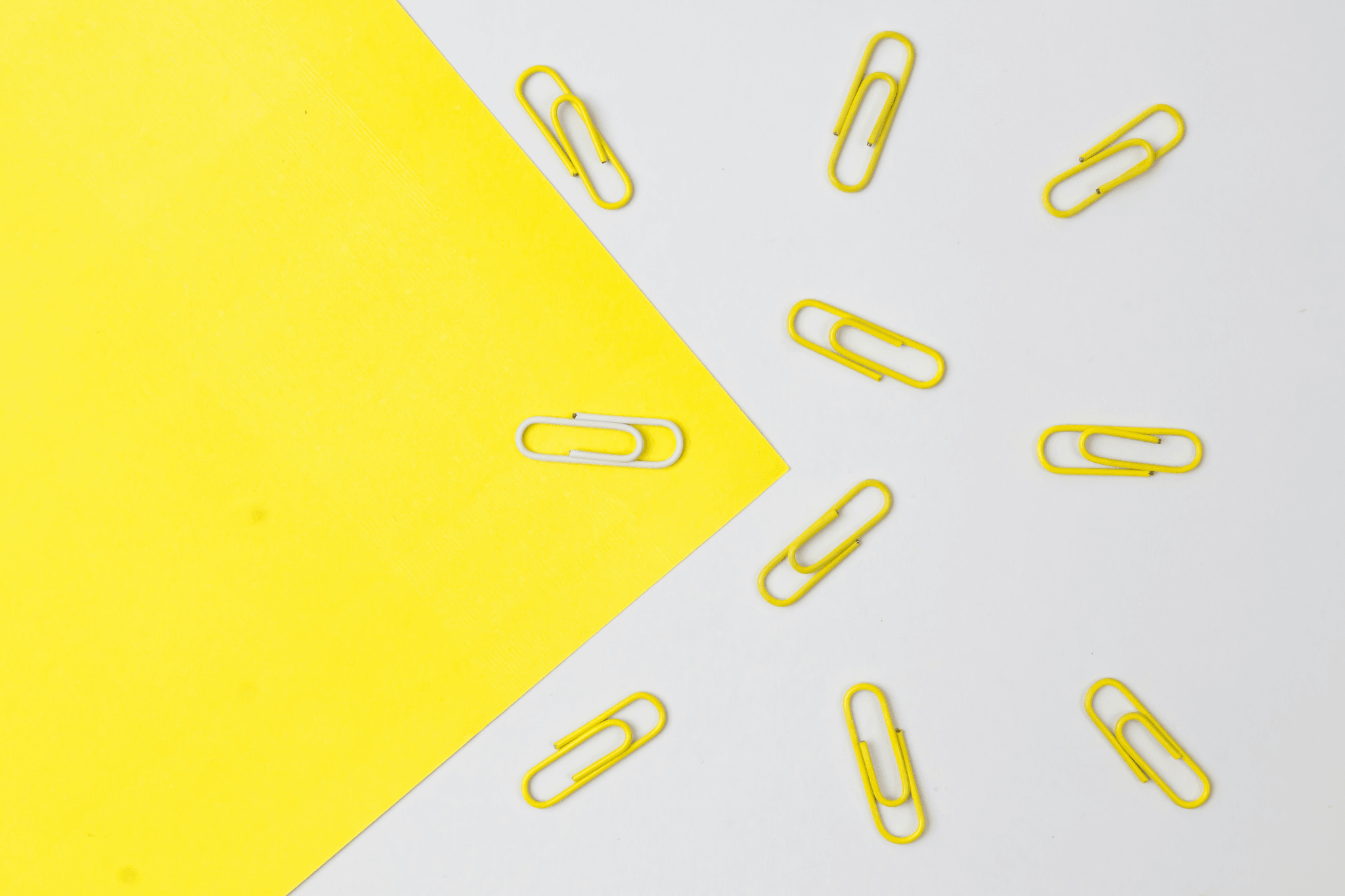 niti paper clip on an office desk