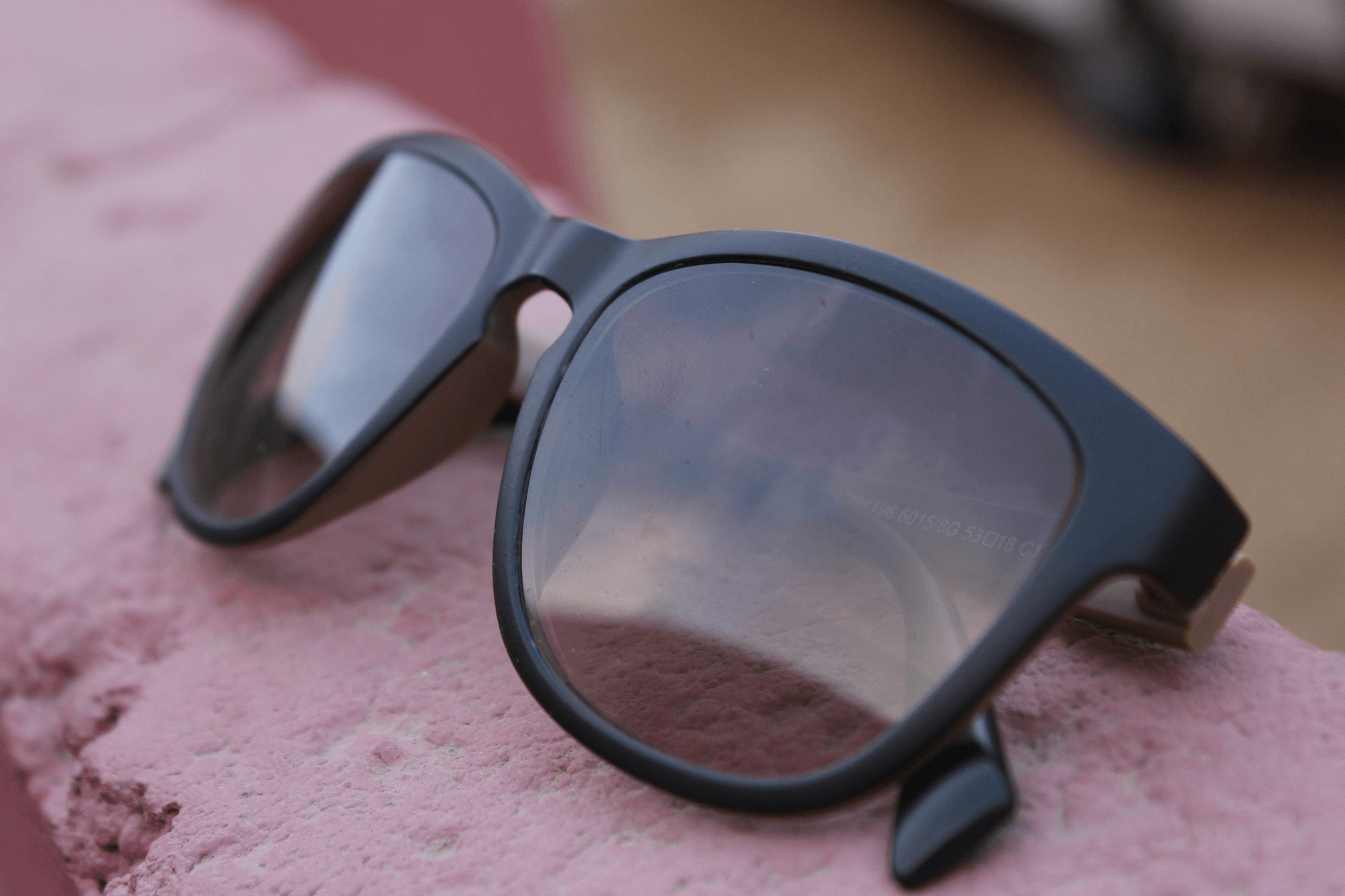 what are acetate sunglasses: stylish designs showcasing vibrant colors