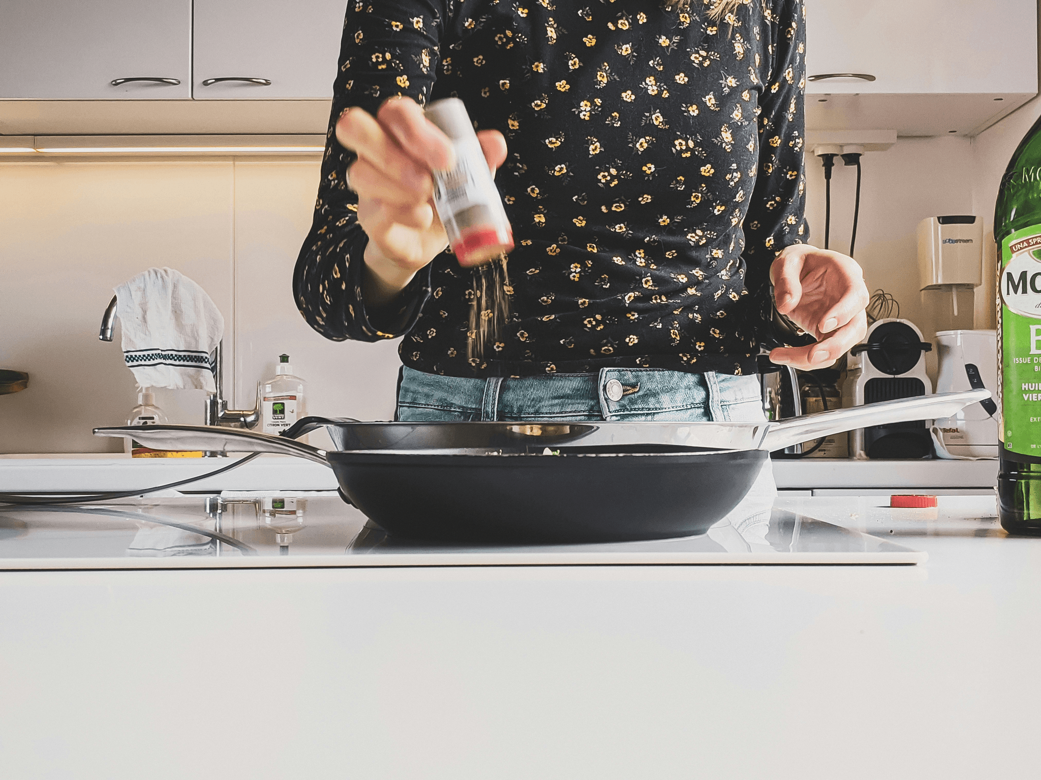 Non-Stick Cookware Inspection lab testing for regulatory compliance.