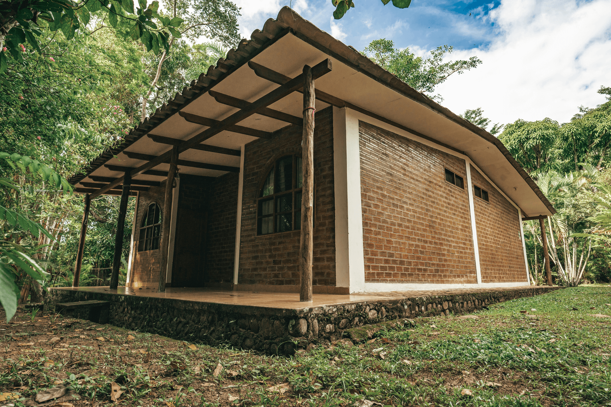 Eco-friendly porta cabin office showcasing sustainable features