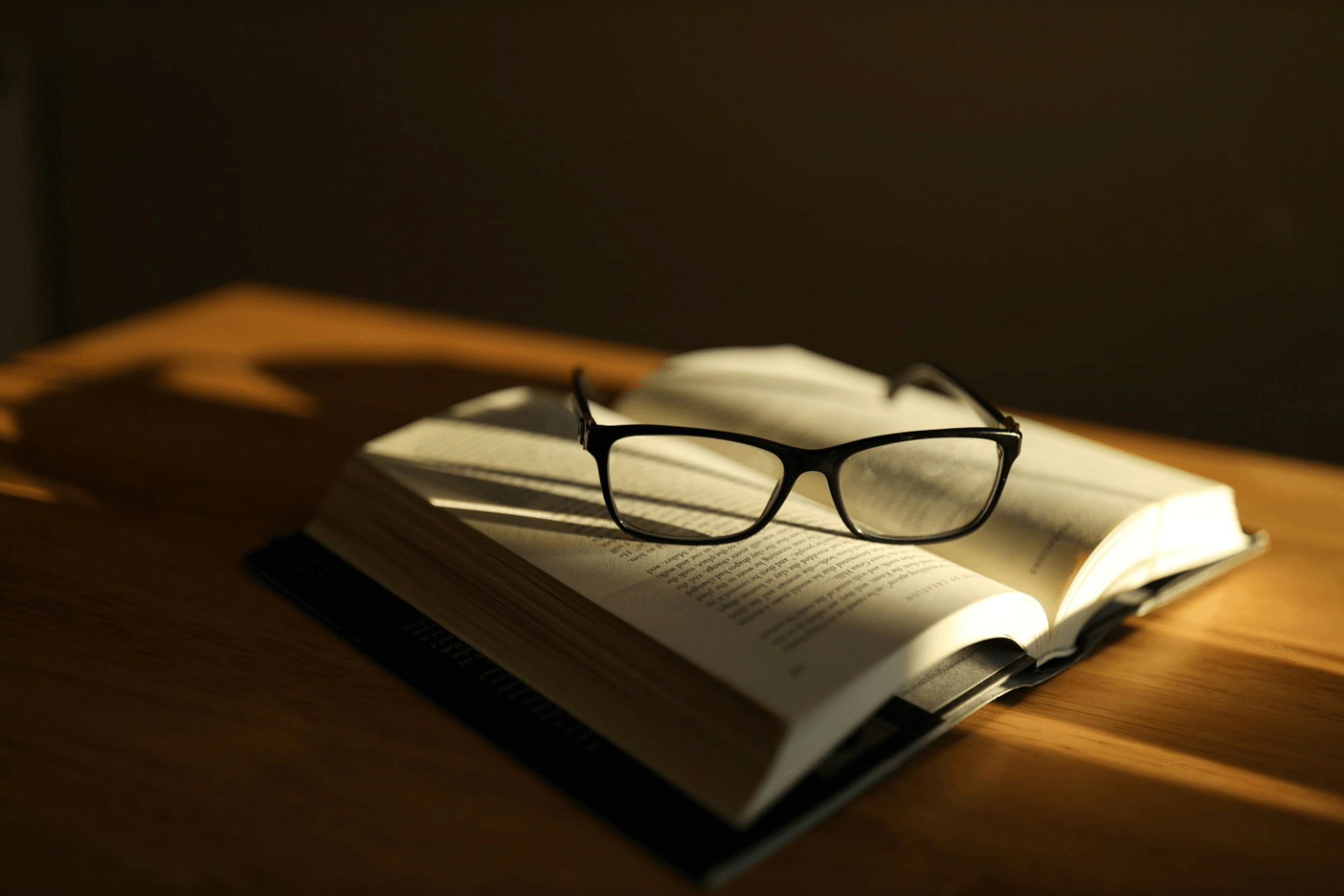 how do lenses correct vision?