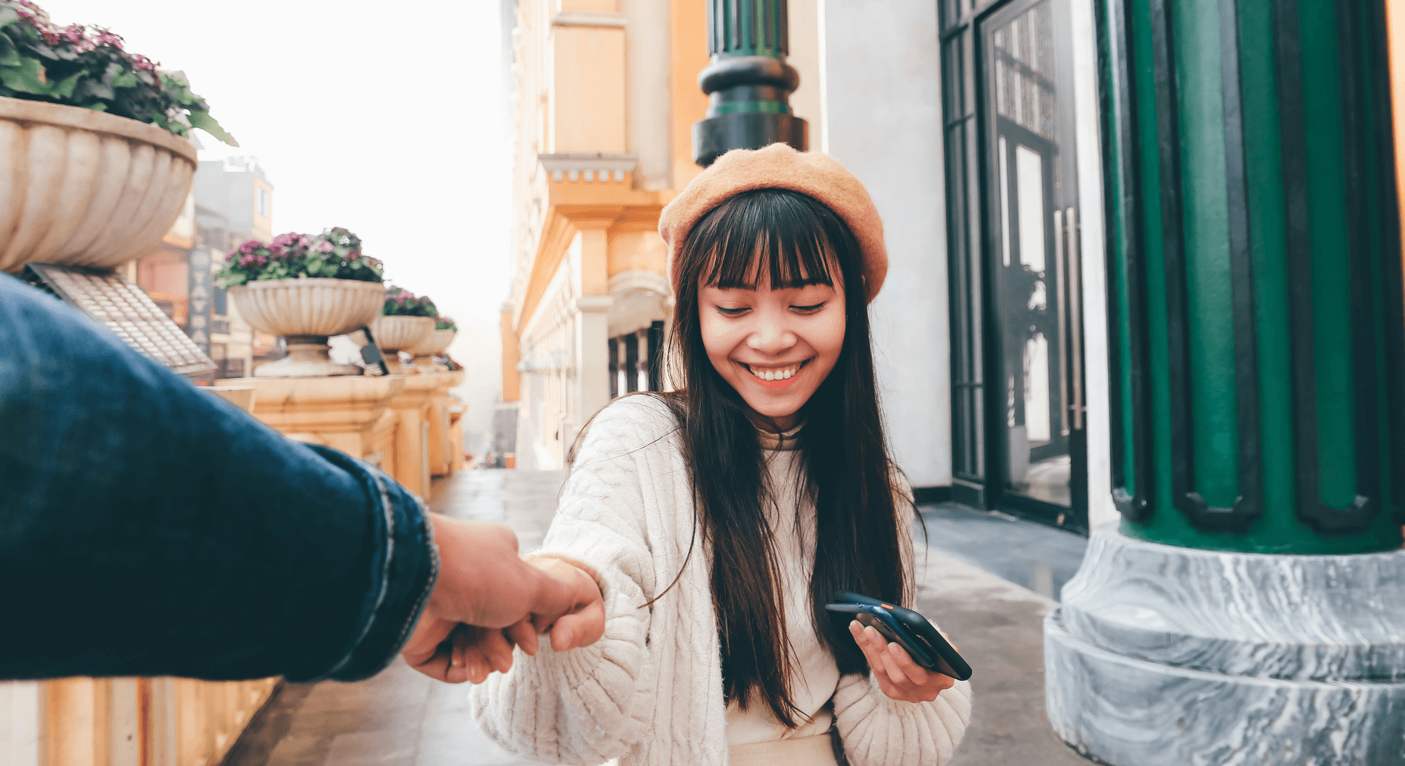 Satisfied customer leaving review for 20ft shipping container purchase