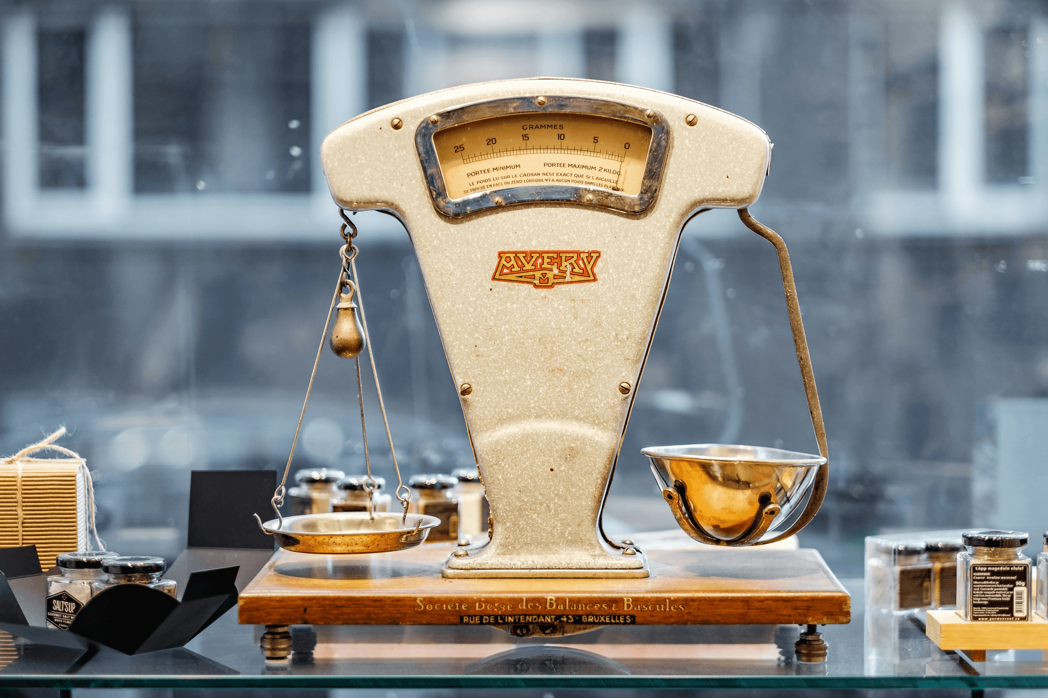 gross weight vs net weight comparison on scales