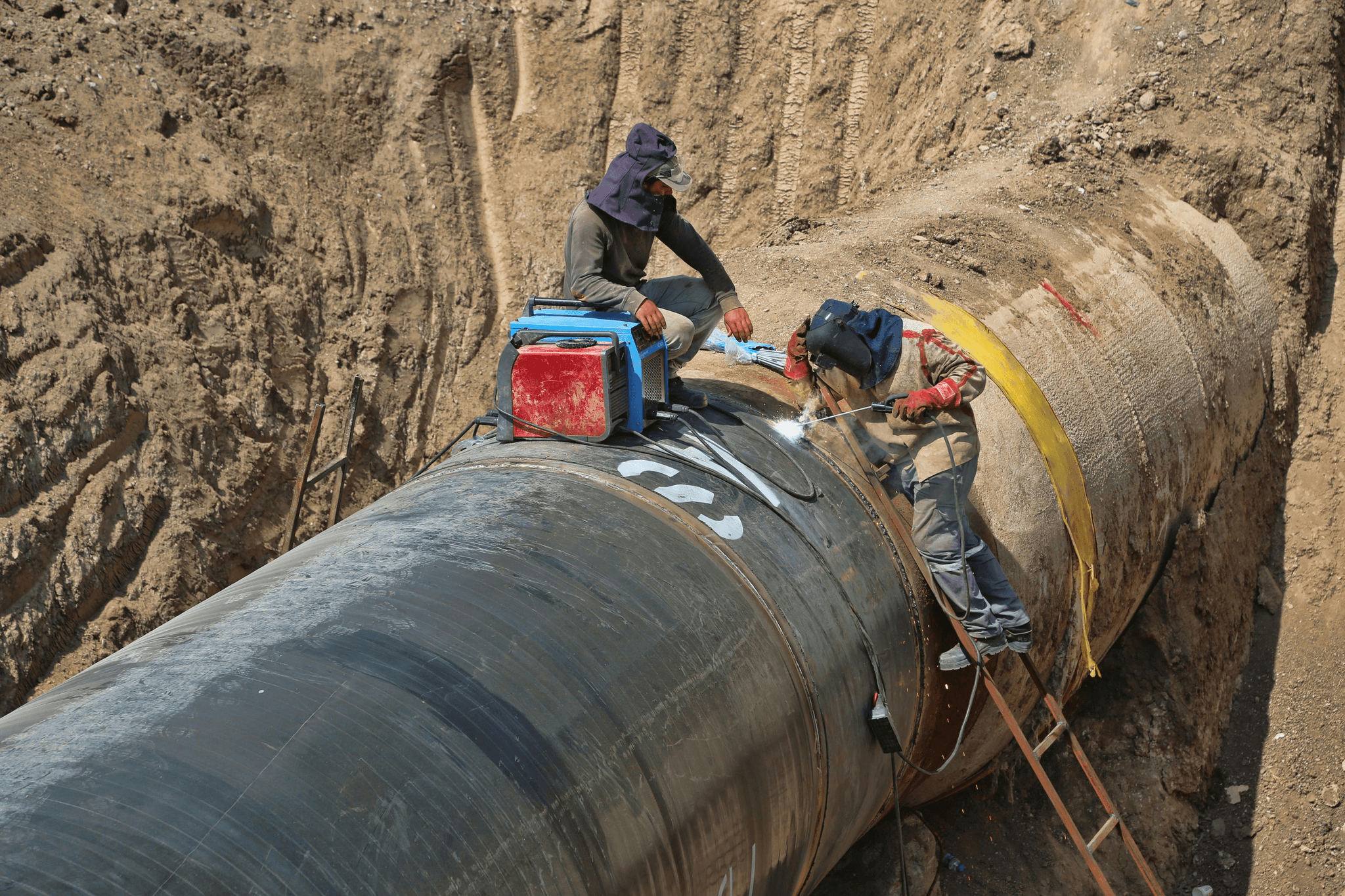 Pipeline Wrapping and Coating techniques on complex geometries