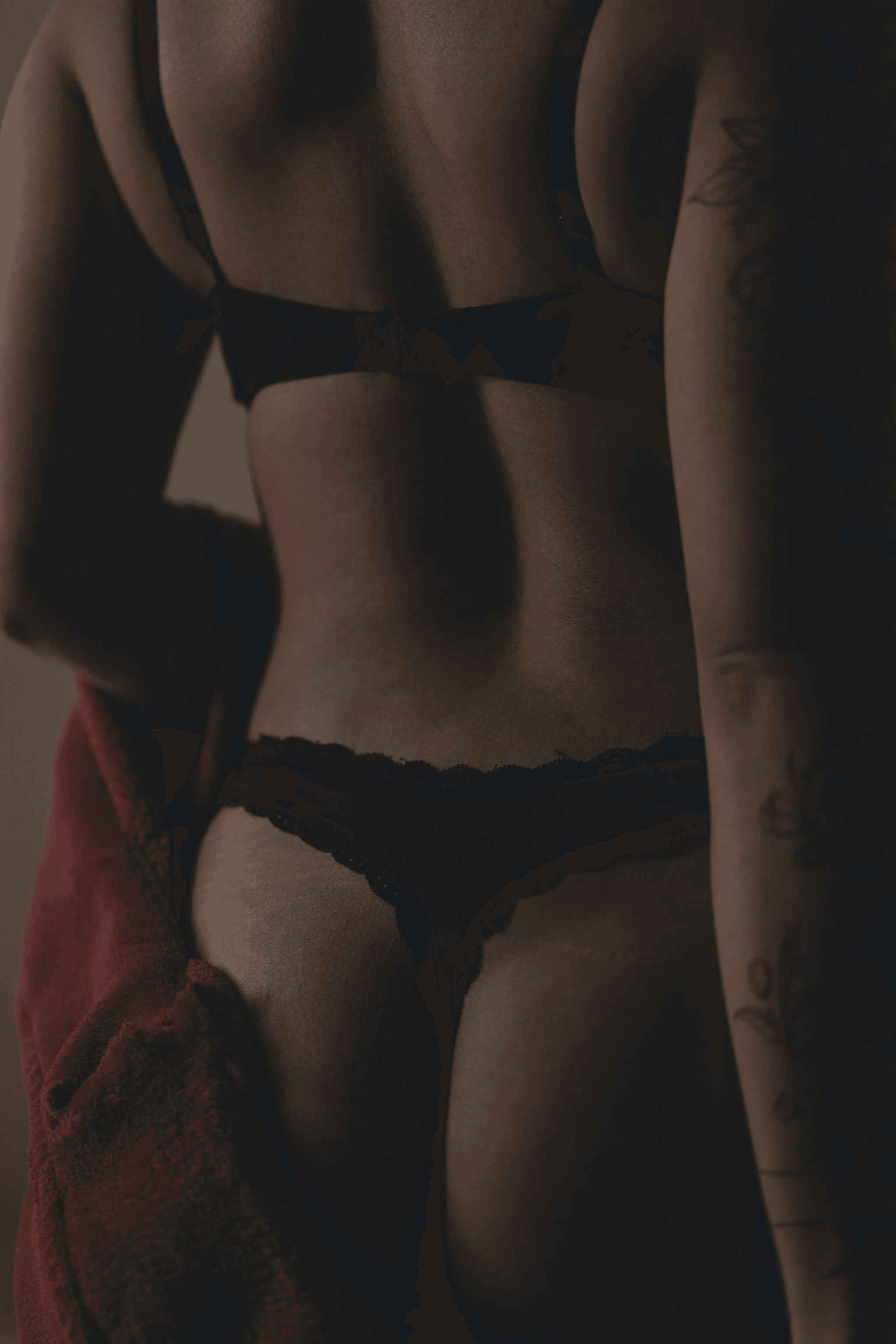 We bring the spray tanning experience to you! Whether at home, the office, or a special event, our mobile service ensures you can achieve that sun-kissed look without the hassle of traveling. Enjoy a professional tan in the comfort of your own space. Convenience of Mobile Service What We Offer Mobile spray tanning