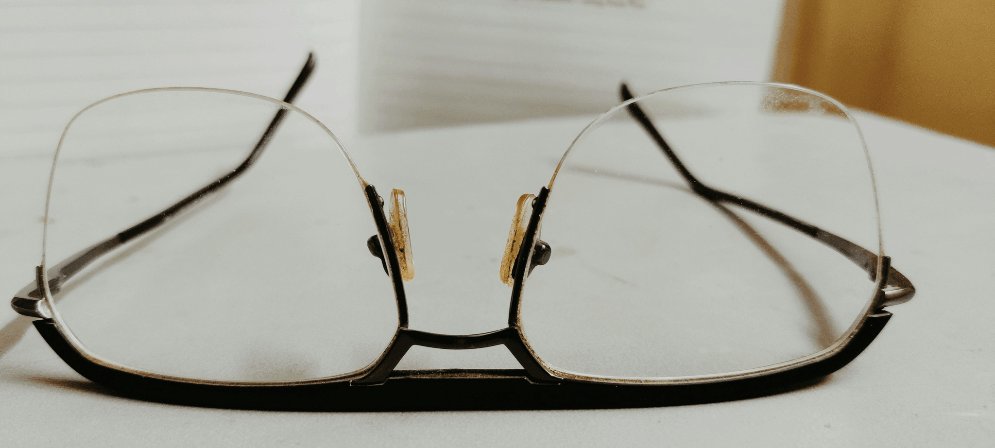 What are the arms of glasses called