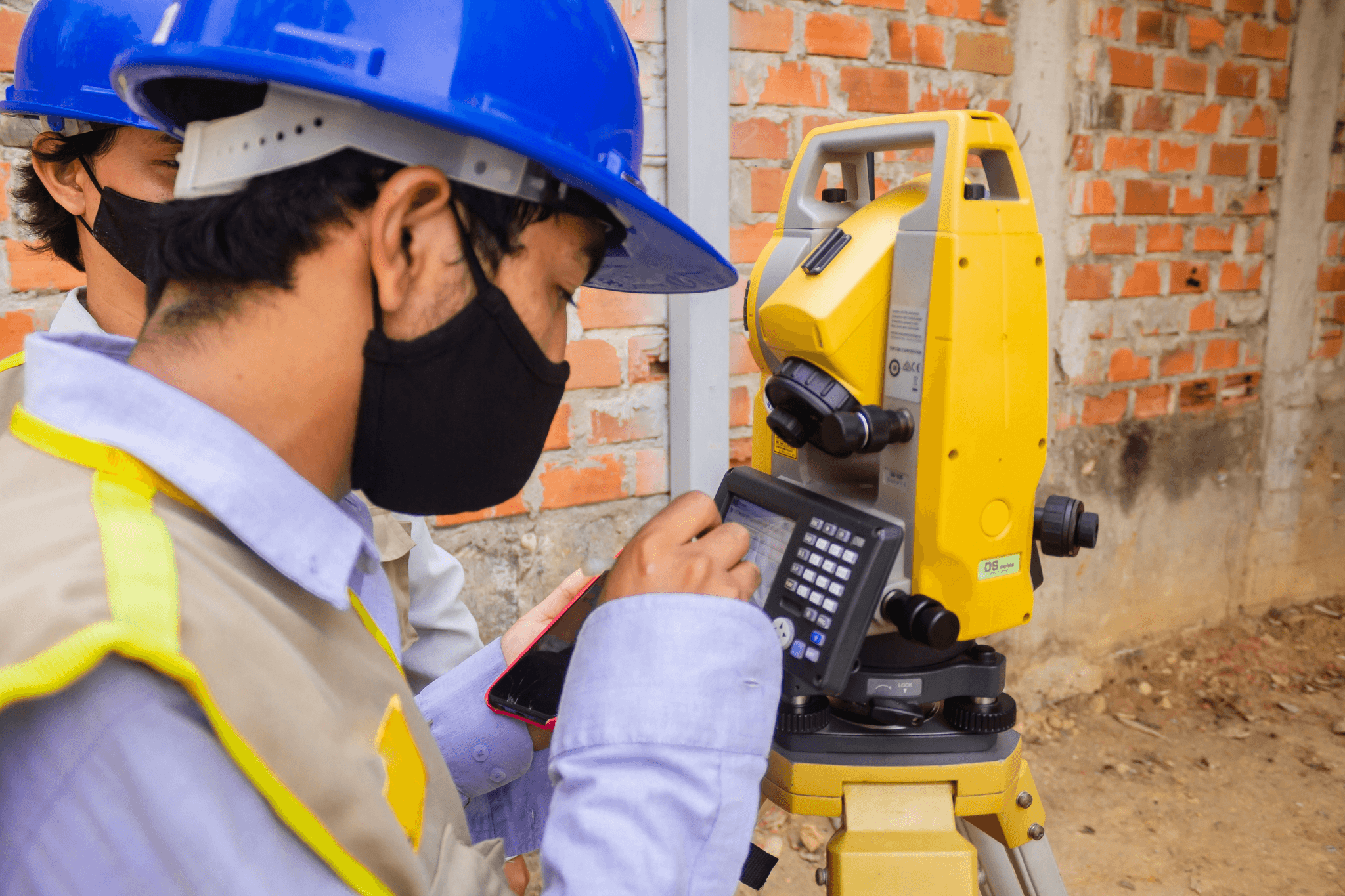 tpi inspection team assessing equipment at oil site