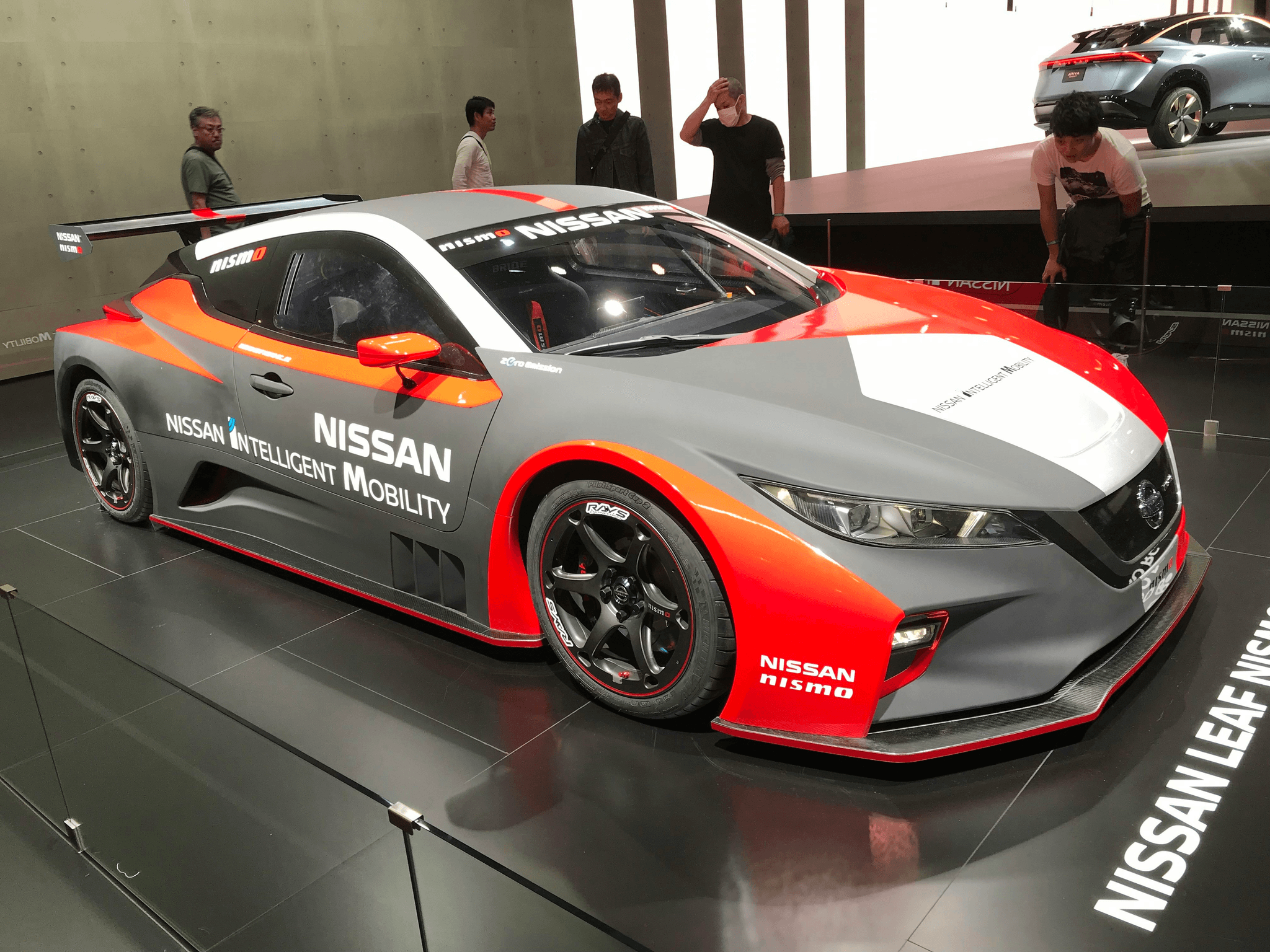 nissan car featuring advanced nitinol super elastic technology