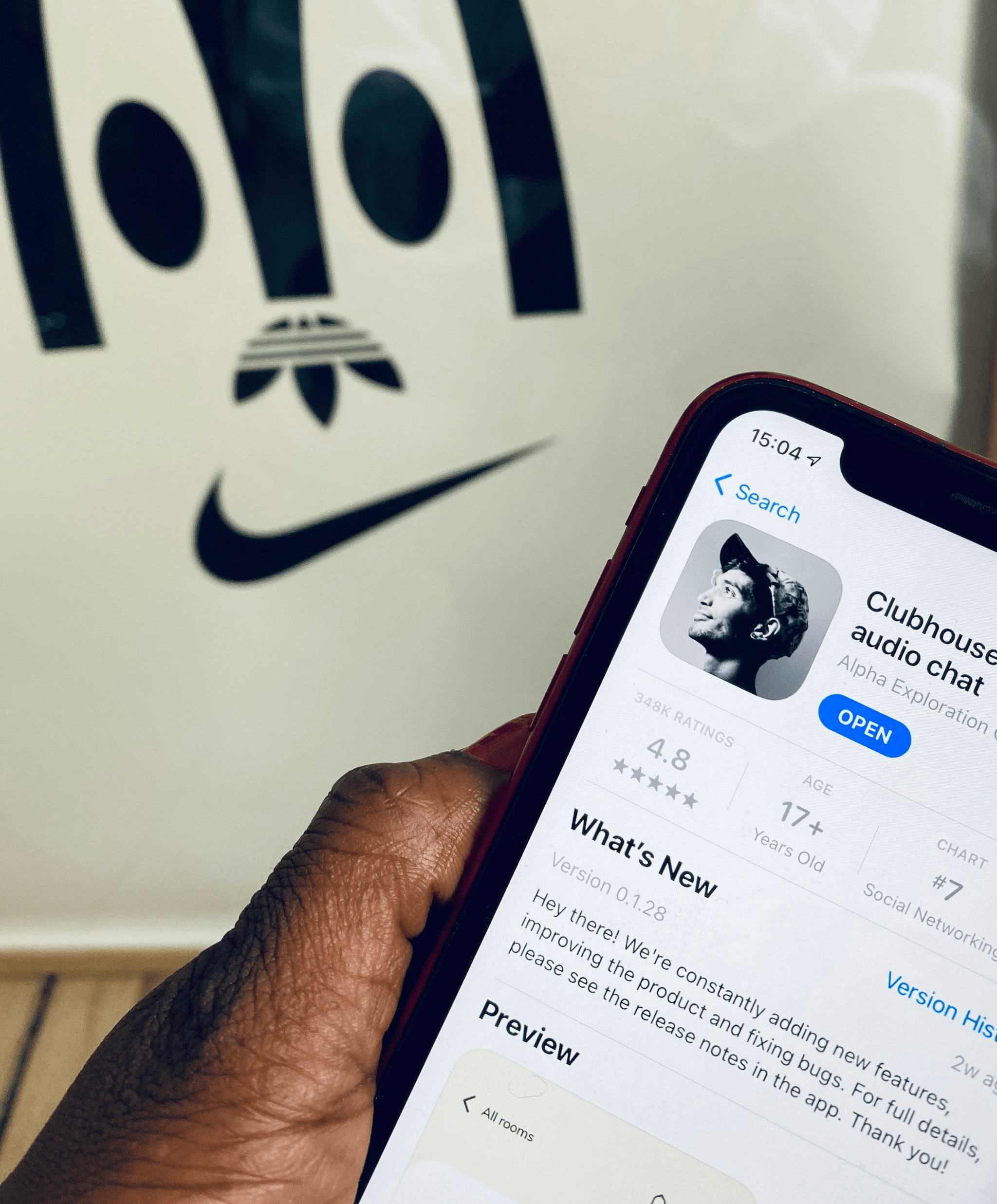 Twitterで広告を出すときは、魅力的なビジュアルと行動を促すメッセージで視聴者を引き付けましょう。