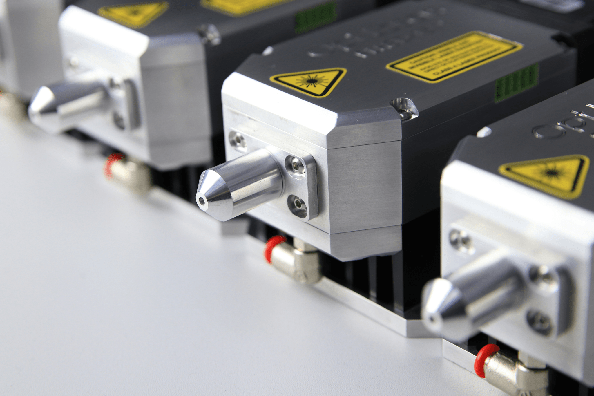 plasma vs laser cutting comparison image showing features