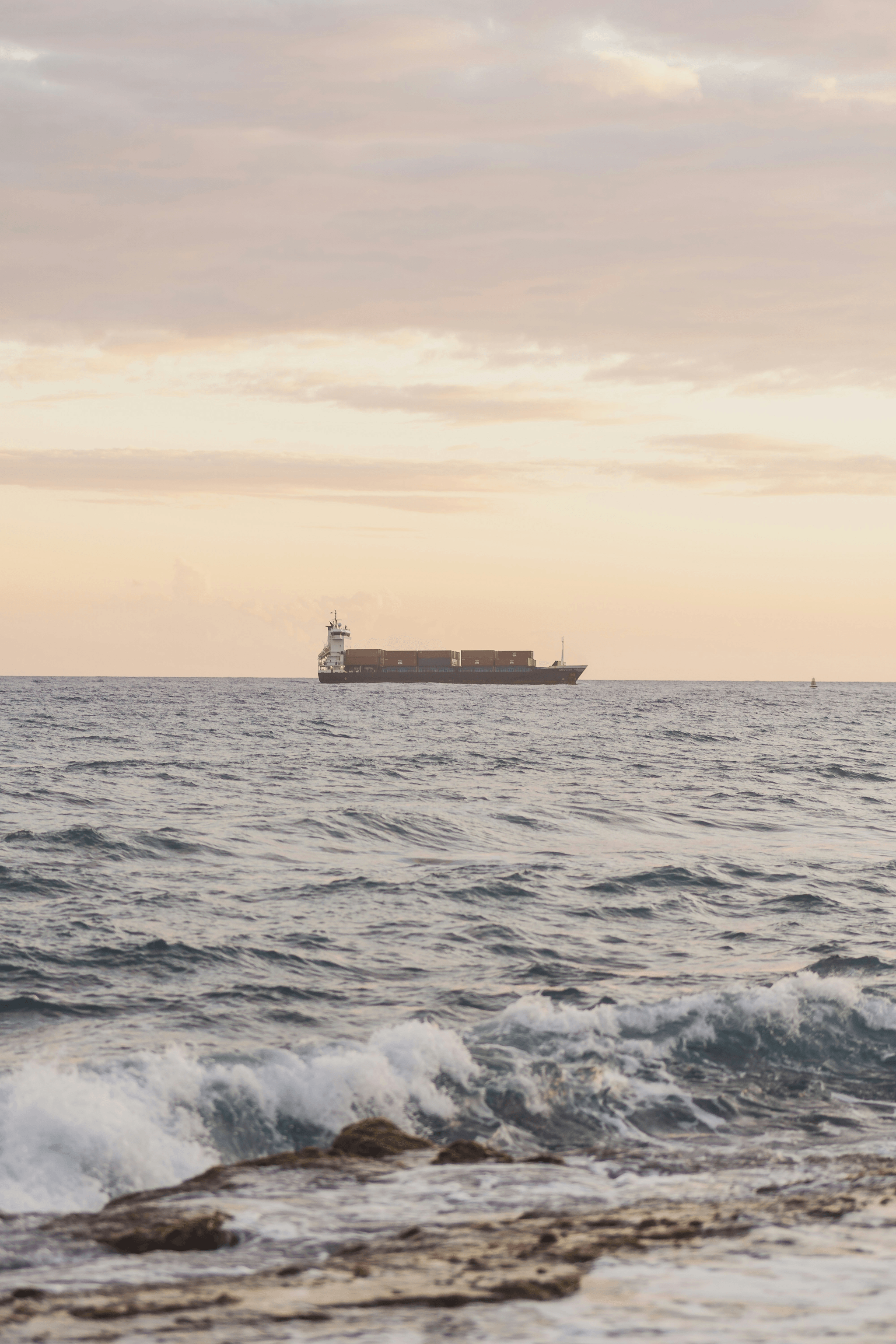 Efficient transportation of kitchen cabinets from China