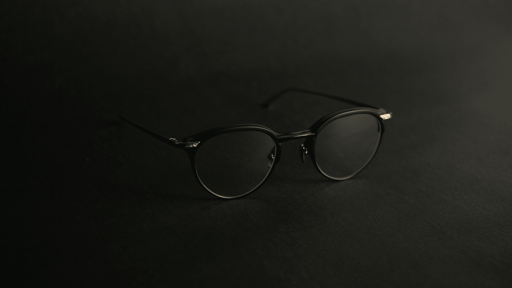 Nose Bridge vs No Nose Bridge Eyewear Comparison