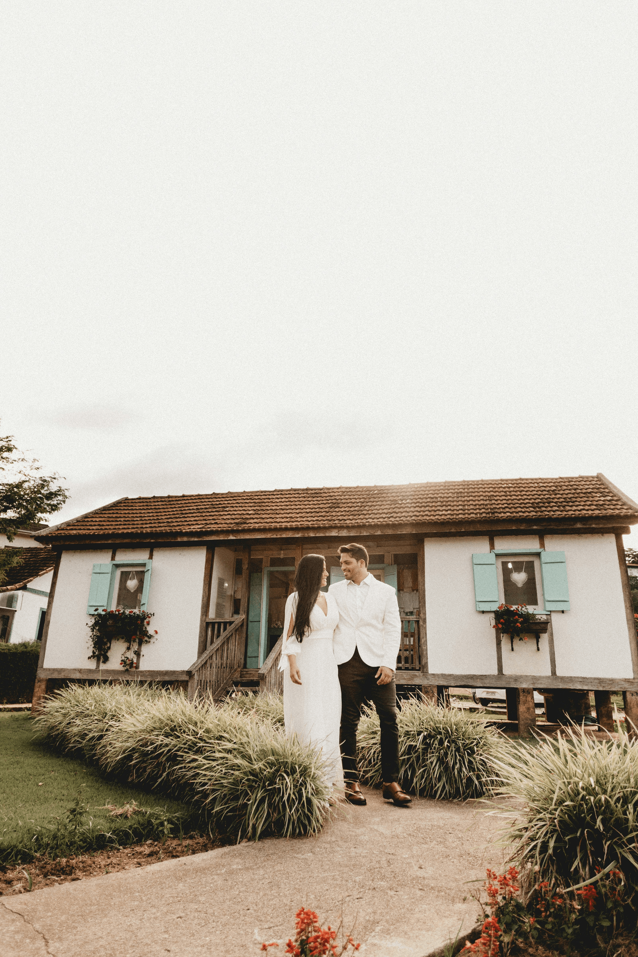 Happy family testimonial for prefabricated home manufacturers