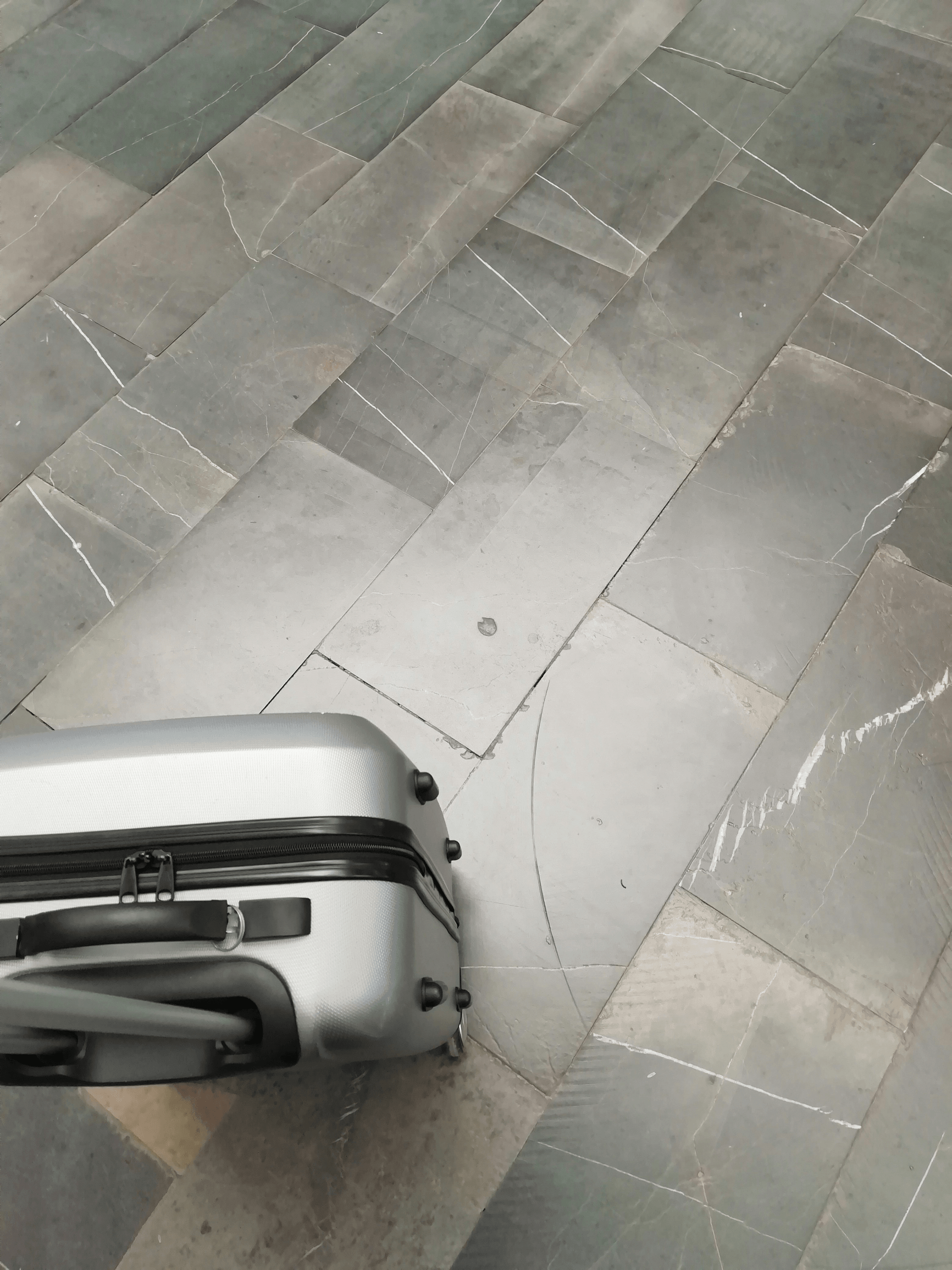 Bags and Suitcases Inspection impact testing showing drop damage