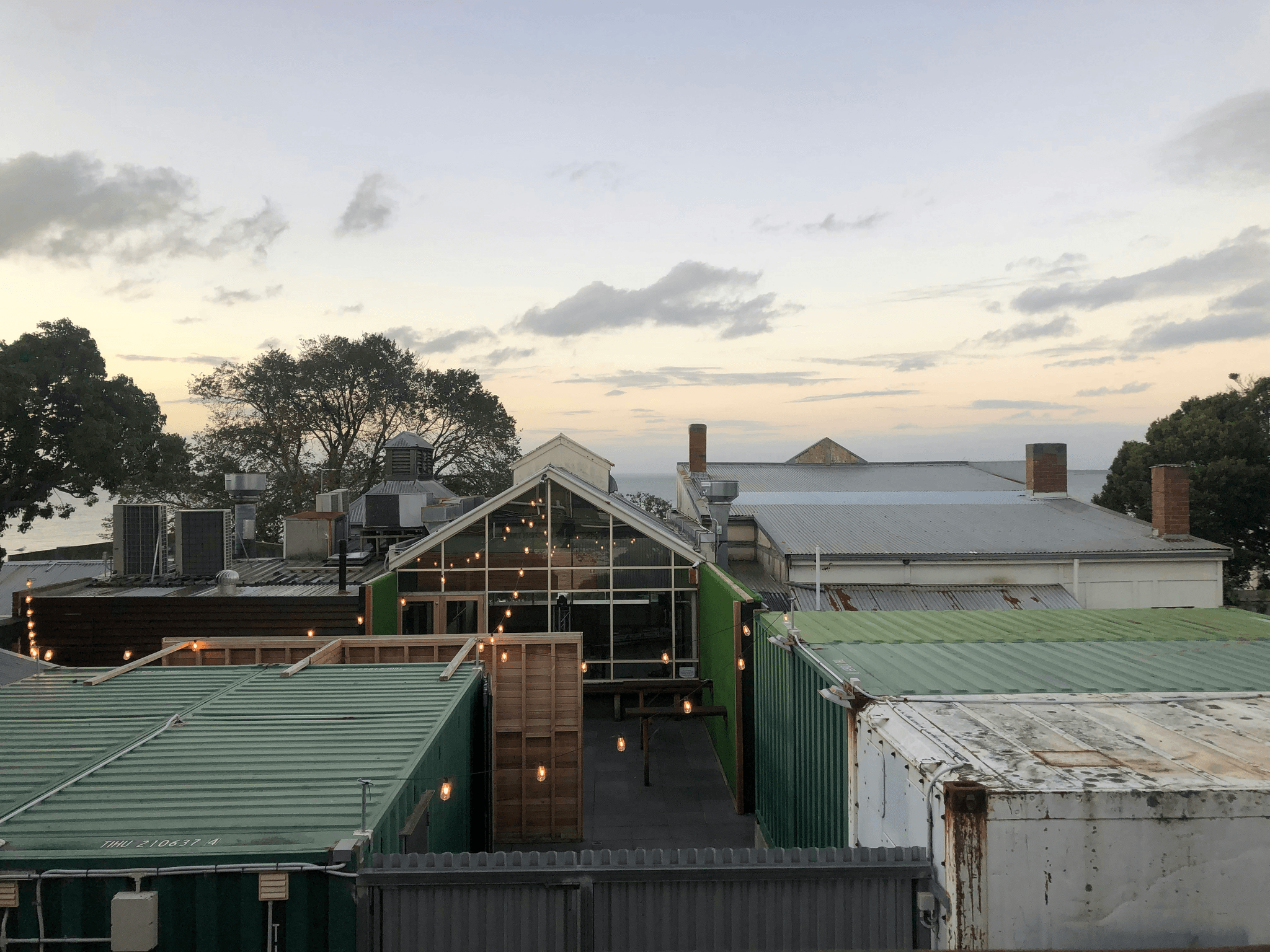 Caractéristiques innovantes d'une maison moderne en conteneur métallique