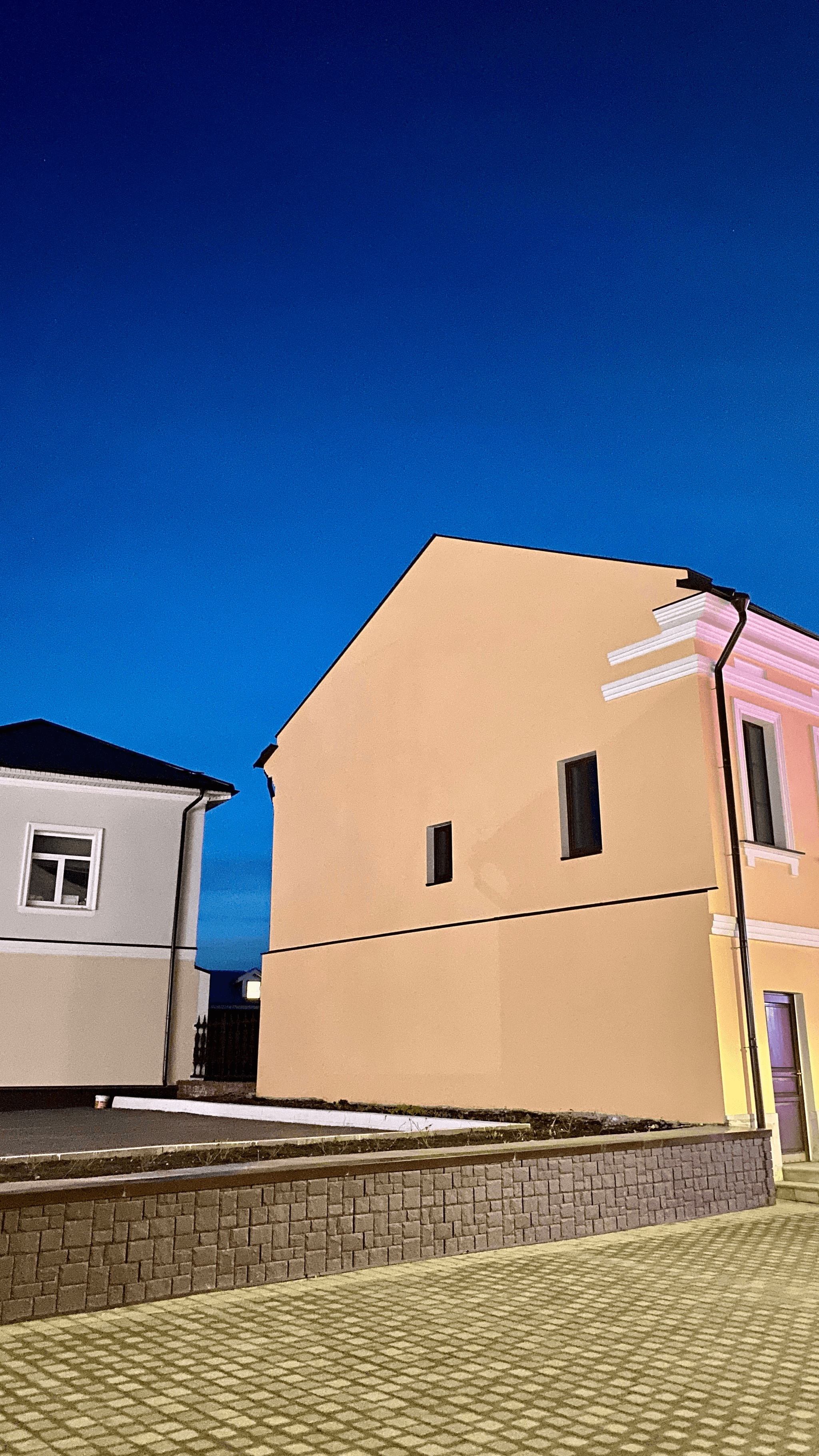 Comparison chart showing cost savings and energy efficiency of pre built modern homes