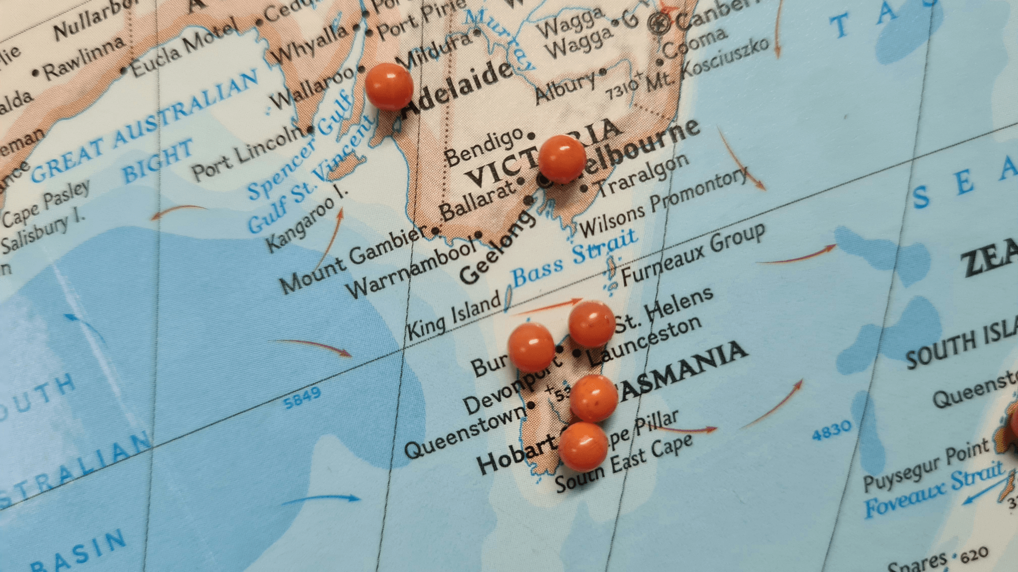 Illustration of interconnected gears representing best cost country sourcing