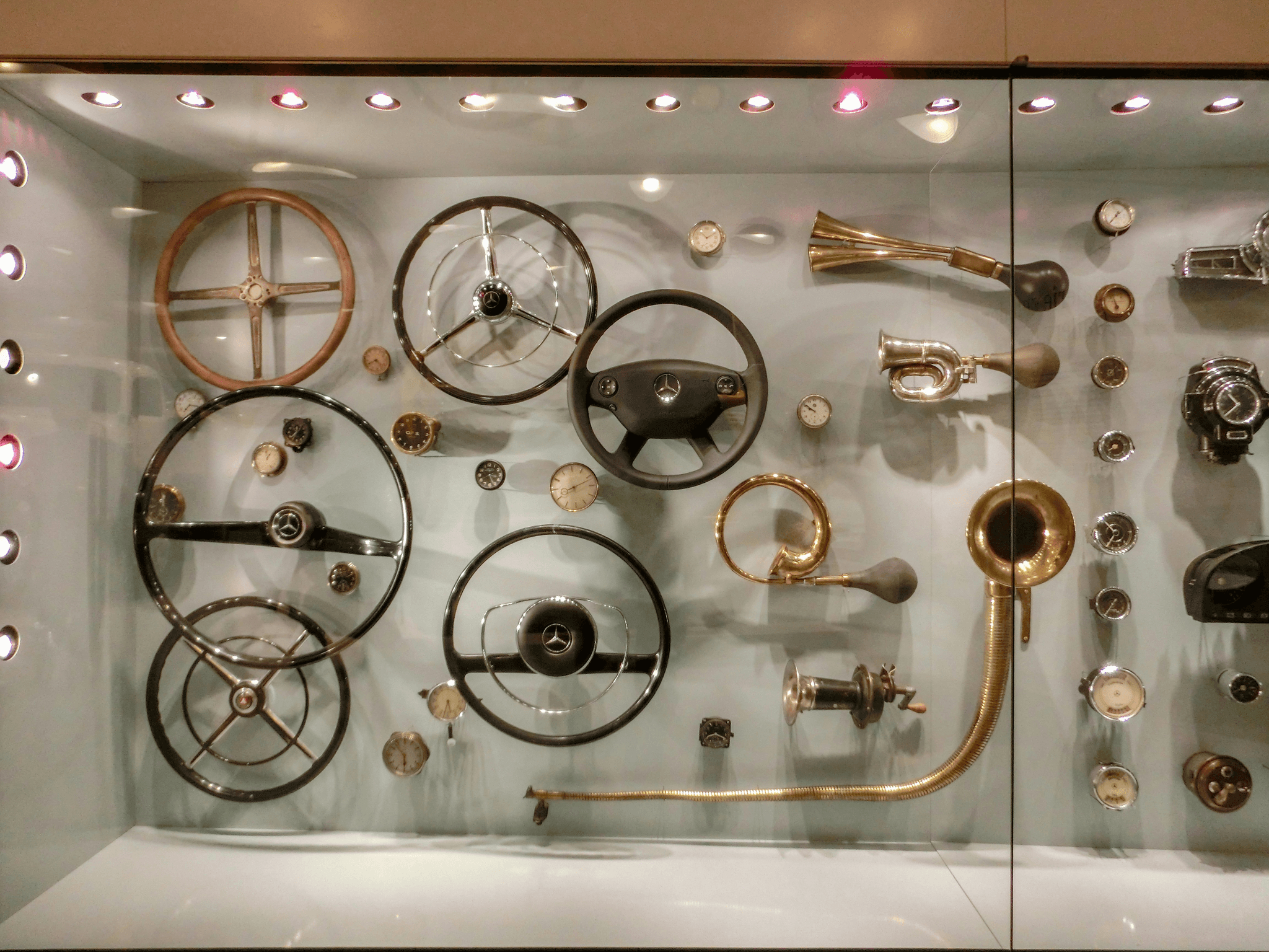 horn disc featured in various types of universal car horns