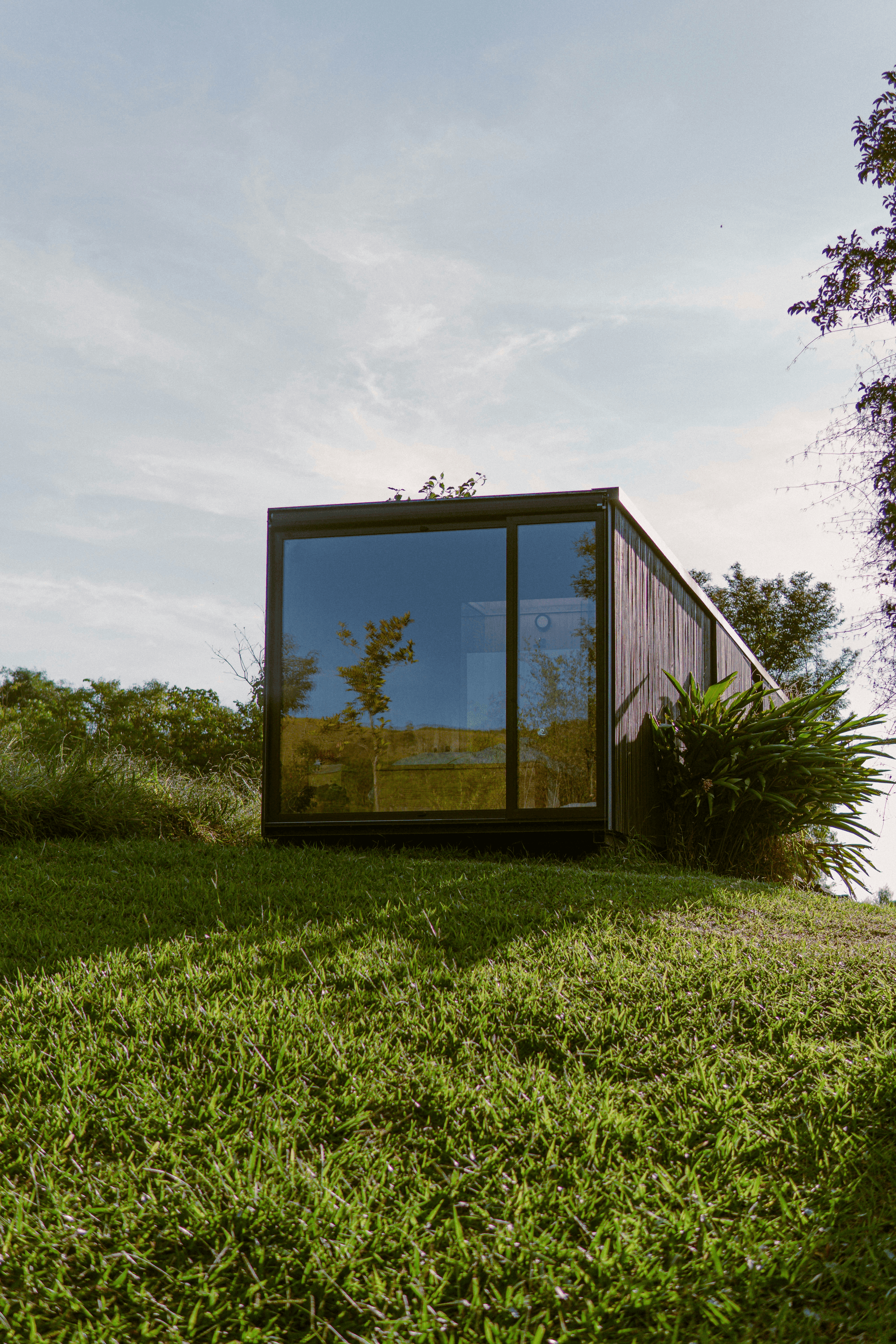 Stylish storage container house designs with sustainable features