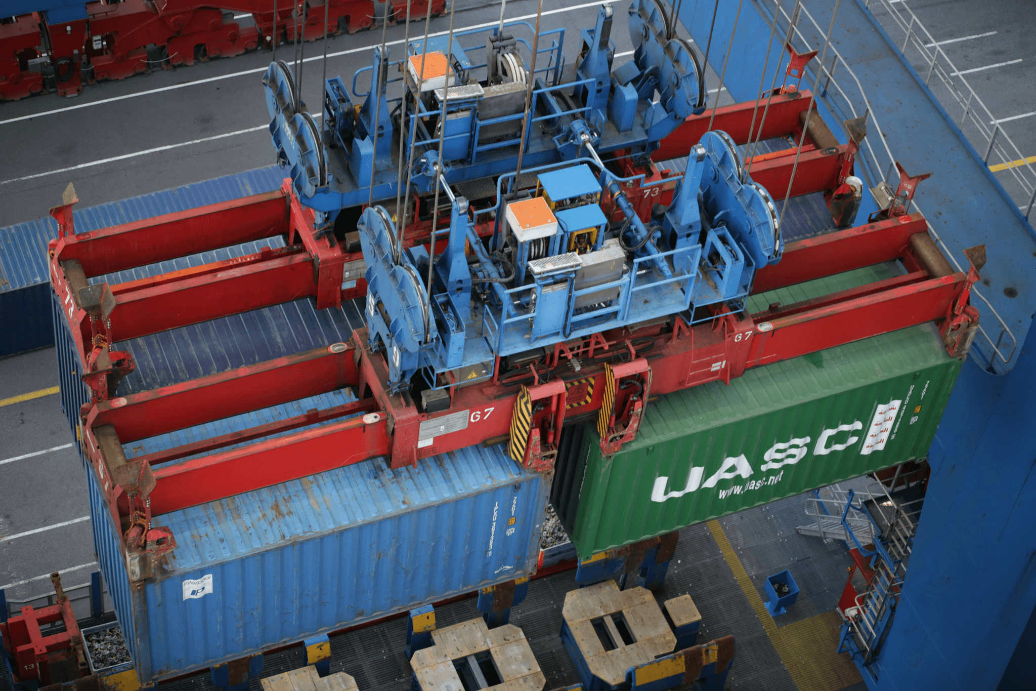 FOB Shipping Terms compared with CIF and EXW