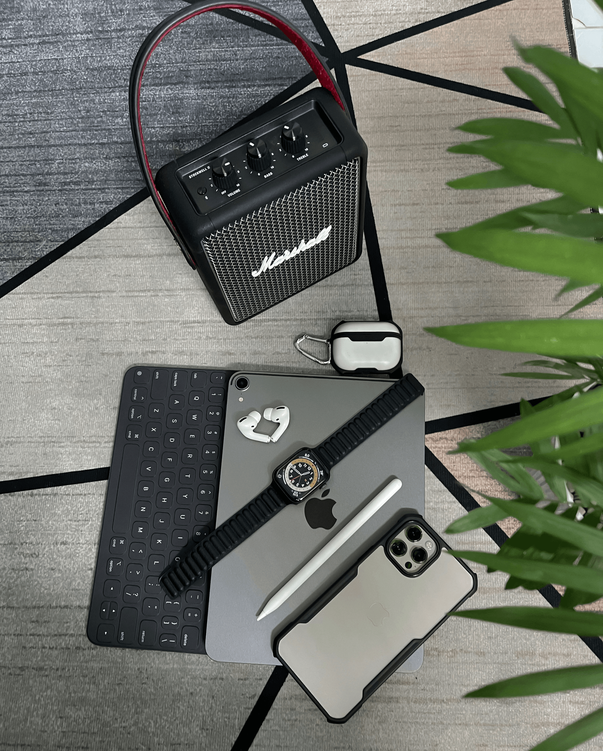 what does uk import from china: electronics textiles machinery