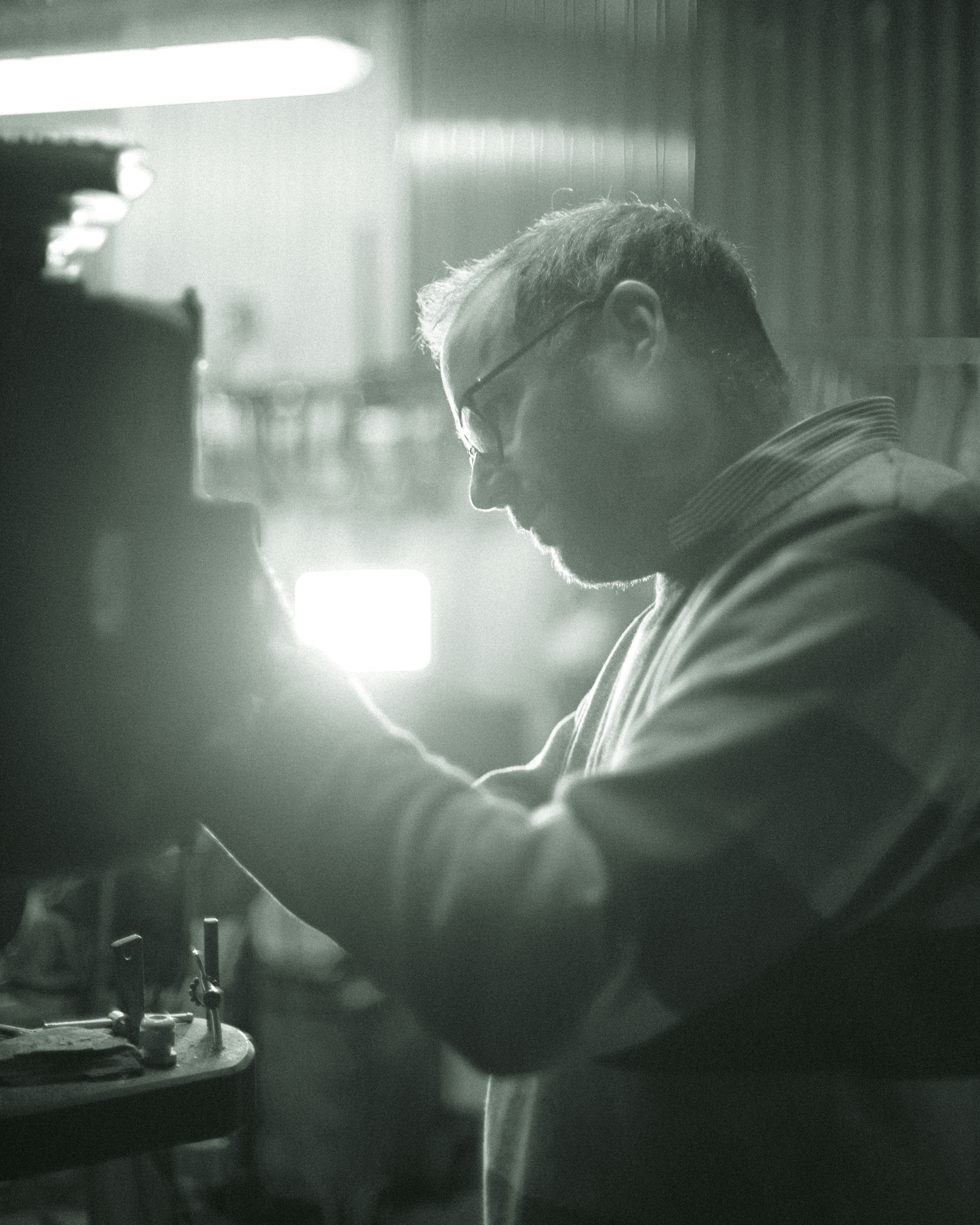 Kitchenware Inspection ensuring safe metal cookware quality