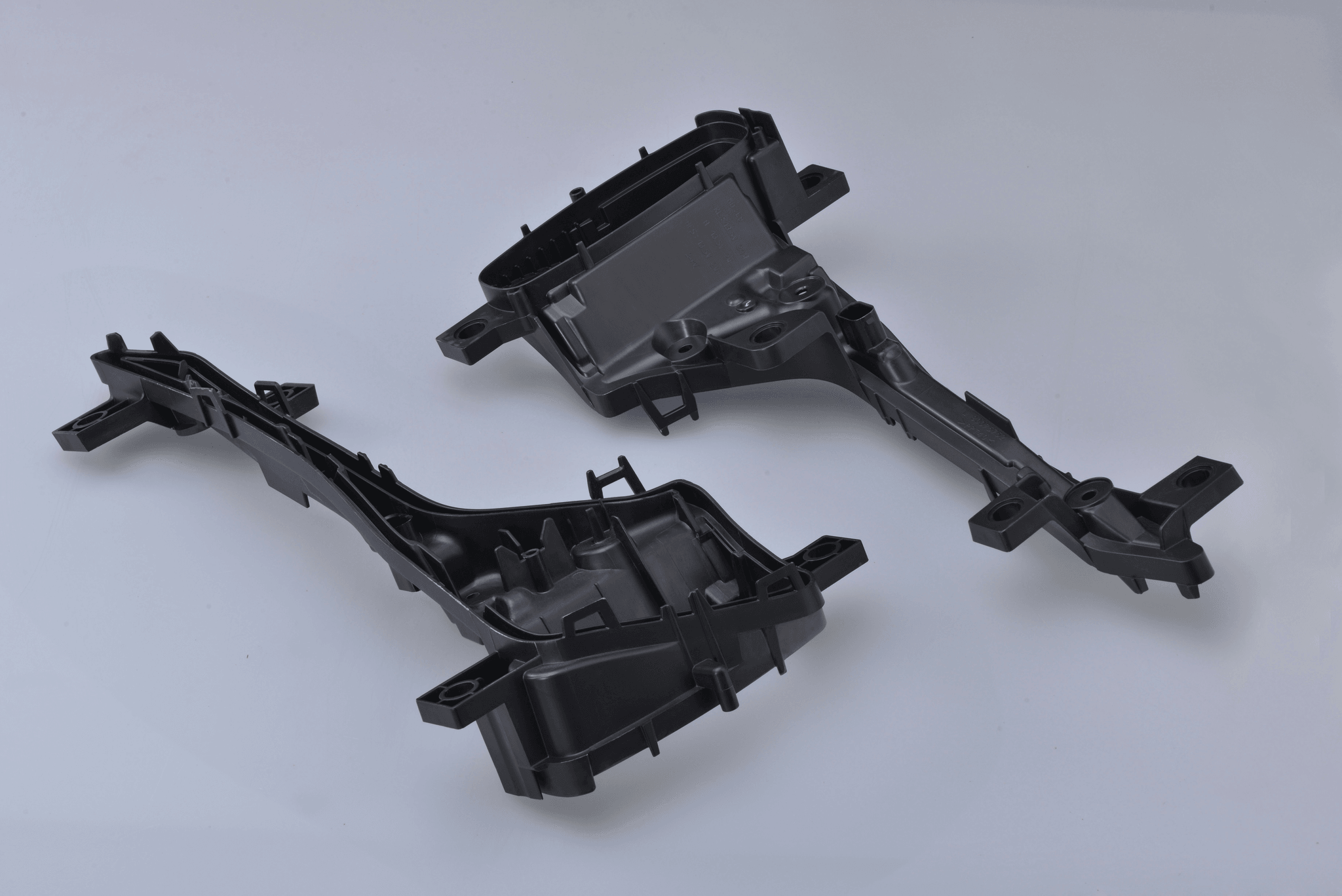 Comparison between original car part (OEM) and aftermarket part