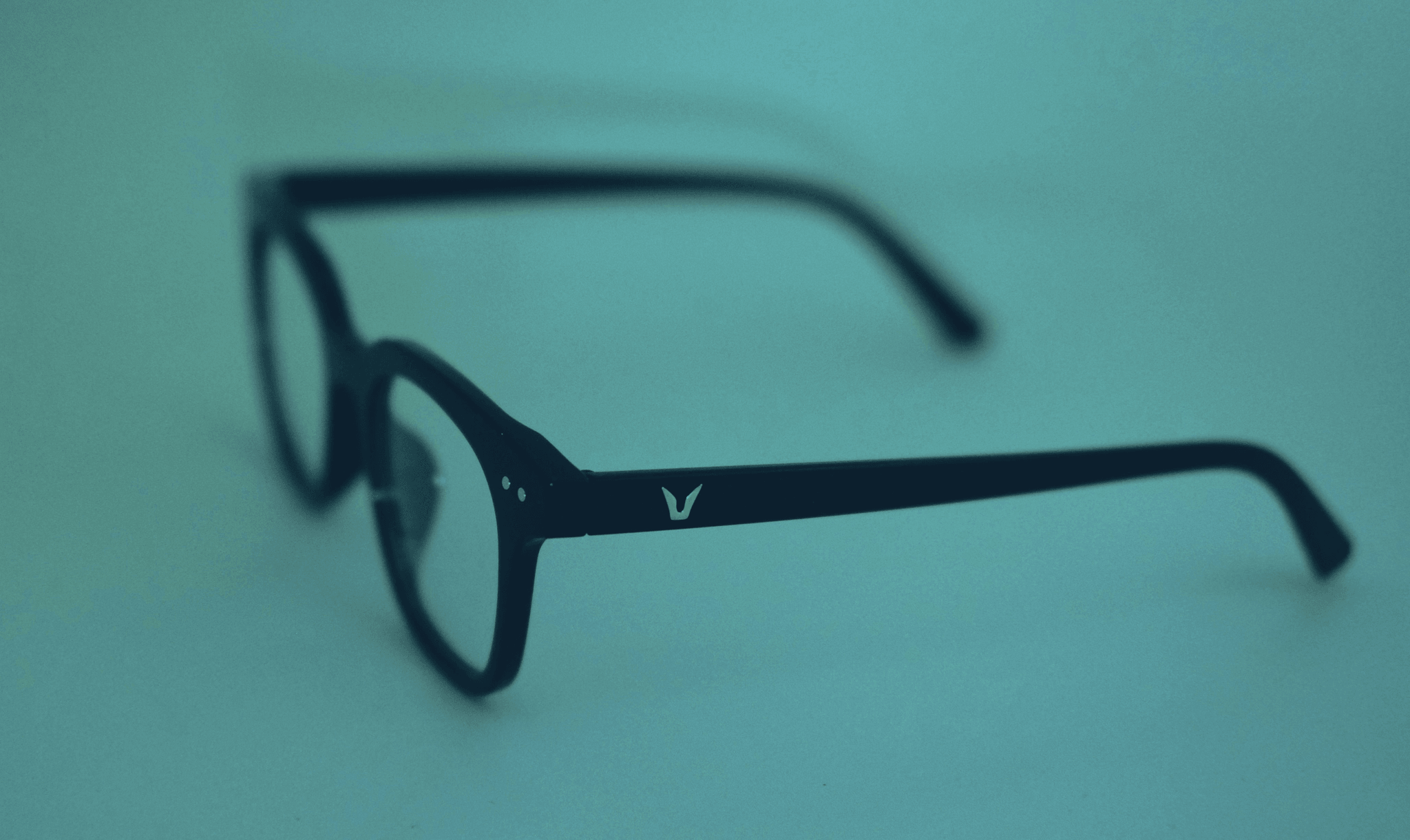 Stylish metal and acetate glasses showcasing versatility in design.