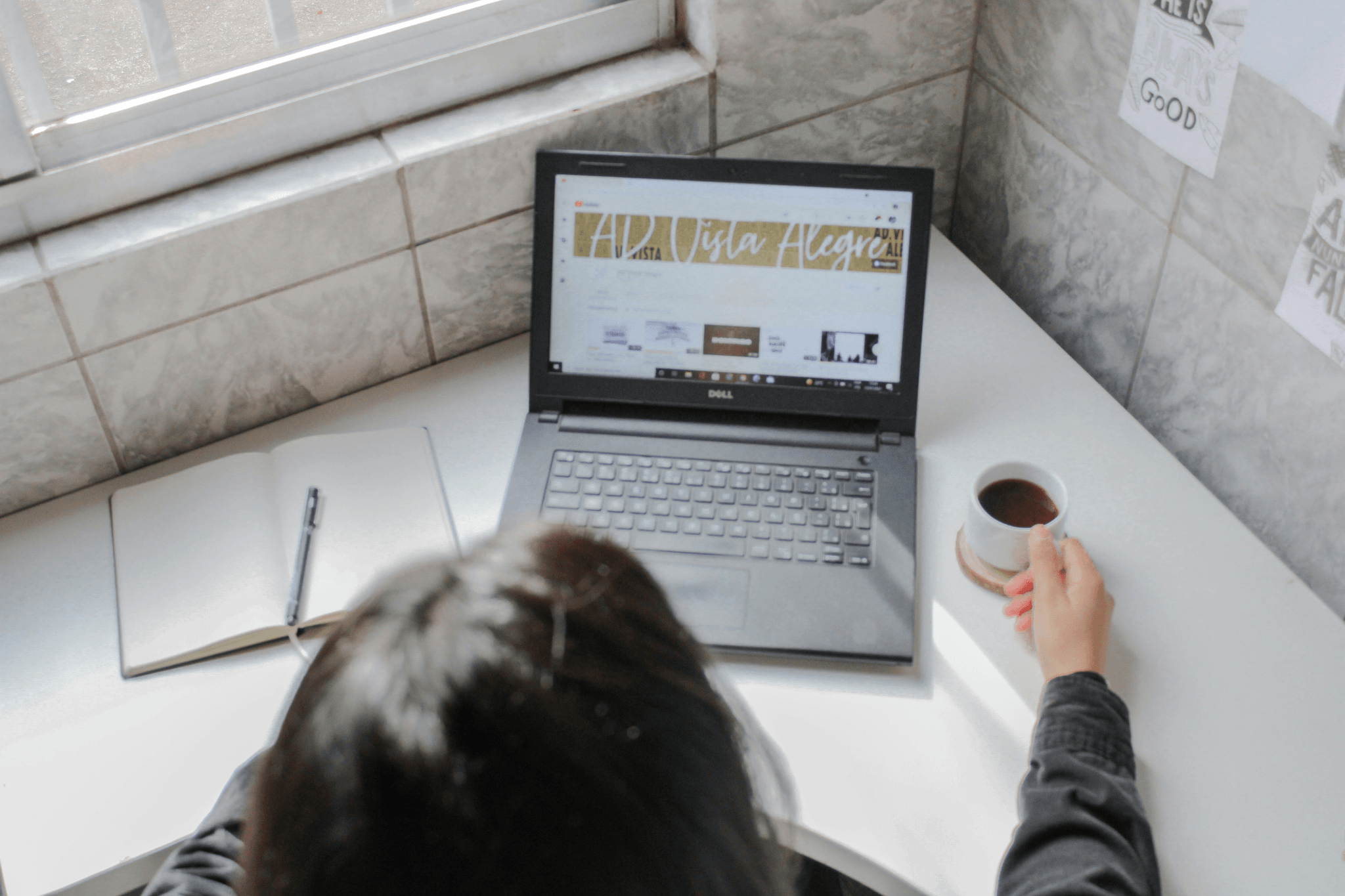 website builder interface example showcasing features