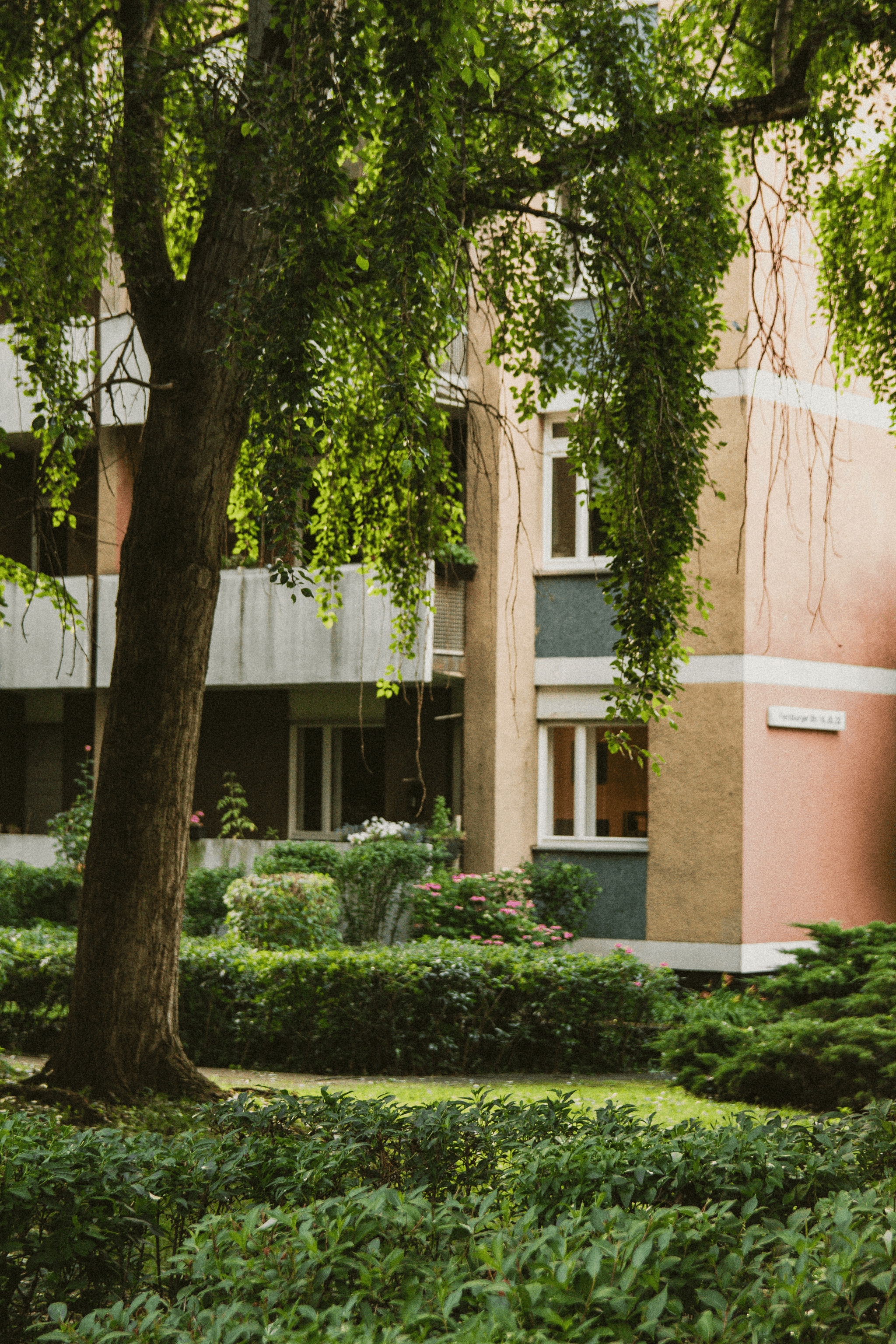 Modern prefab apartment with integrated green spaces