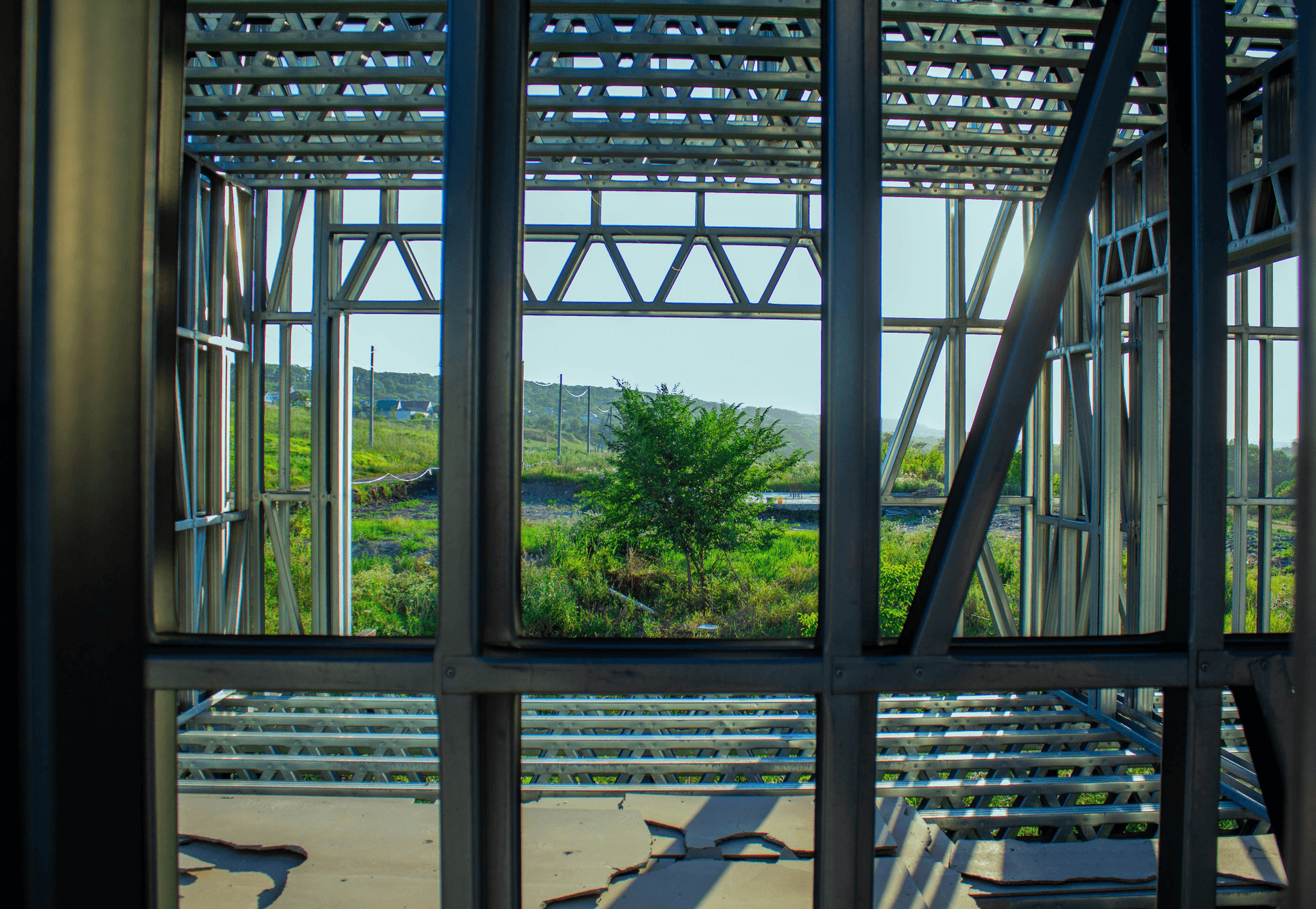 Steel prefabricated building showcasing resilience in natural environment