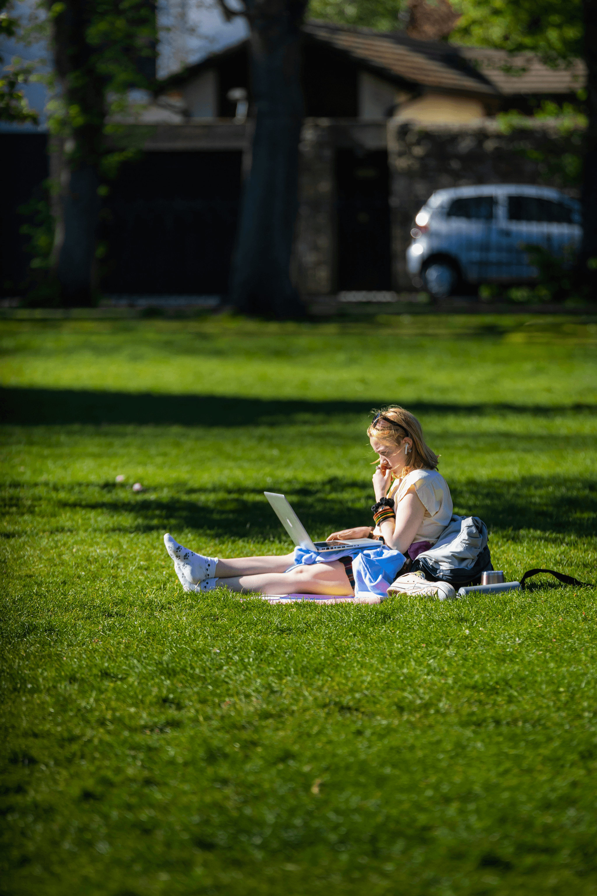 How much do portable classrooms cost - Installation process of a portable classroom on school campus