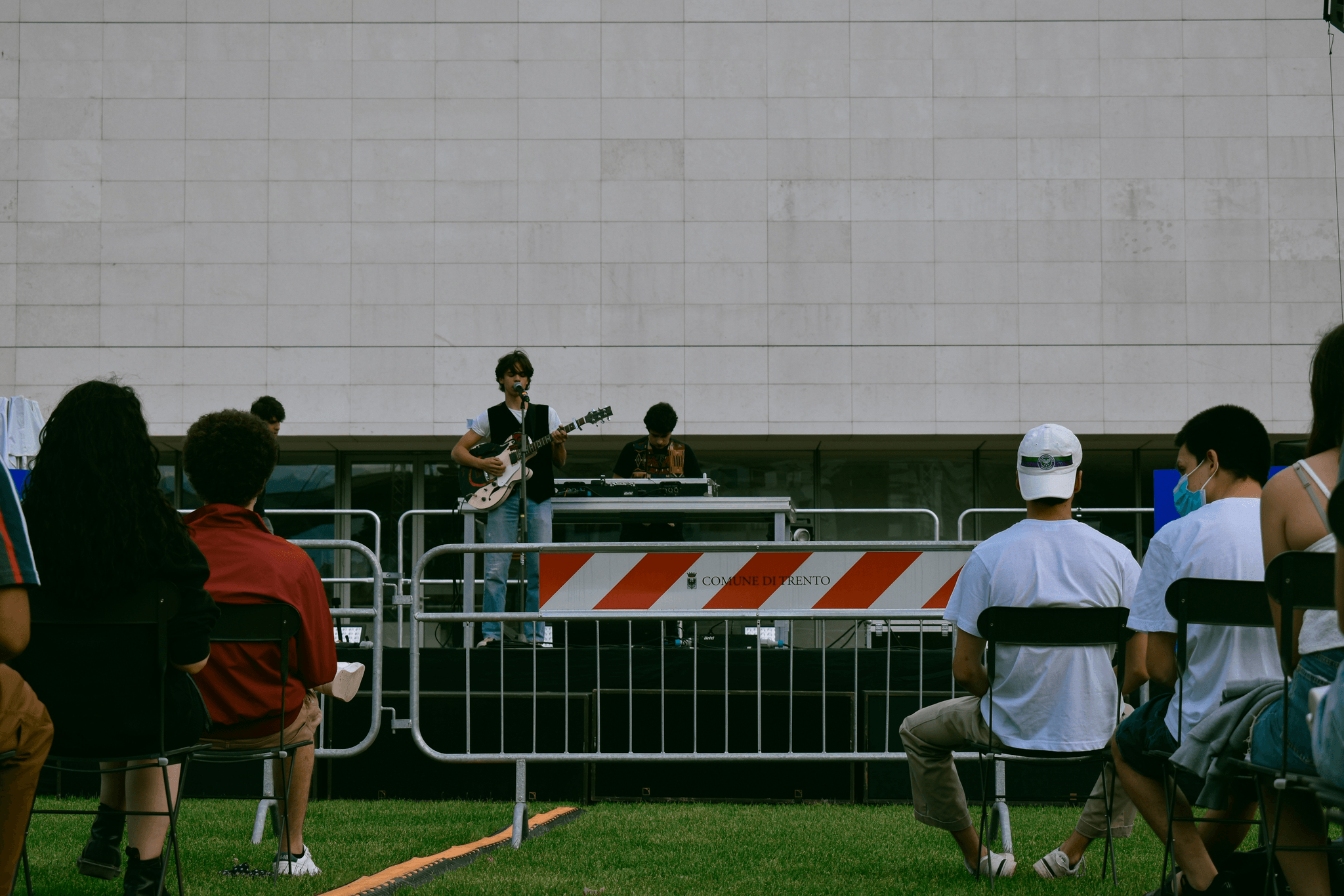 利用夥伴關係和合作