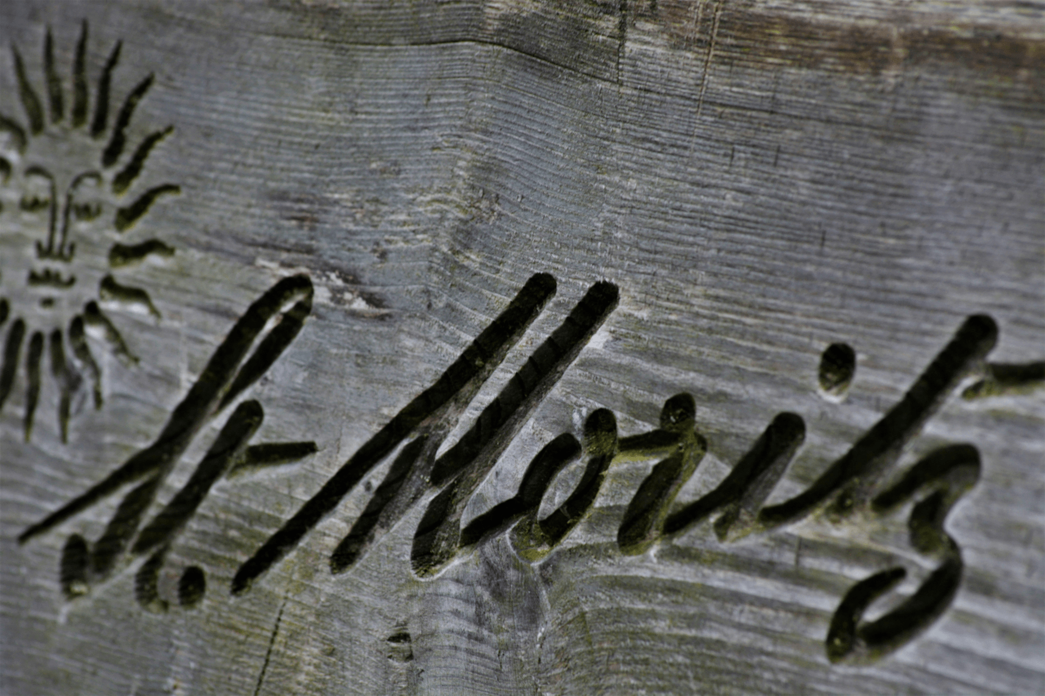 استكشف لوازمنا الفريدة لصنع الشموع والحرف اليدوية. أطلق العنان لإبداعك. نحن متخصصون في لوازم صنع الشموع، بما في ذلك العطور والألوان ومستلزمات معطرات الجو، بالإضافة إلى مساحيق الجبس المثالية لفن التيرازو، والصواني، والبرطمانات، وغيرها. كما يضم متجرنا مجموعة من الأعمال الفنية الخشبية المحفورة، ومجموعة مختارة من الهدايا المطبوعة، مثل مطبوعات القماش، والكتل الخشبية، والتصاميم الشخصية. بفضل ميزة التحميل المخصصة، يمكن للعملاء بسهولة إرسال ملفاتهم الخاصة لإنشاء منتجات مطبوعة فريدة من نوعها. سواء كنت فنانًا أو هاويًا أو تبحث عن هدية فريدة، فإن Rainbow-nariman يجمع بين الإبداع والجودة والتخصيص تحت سقف واحد.