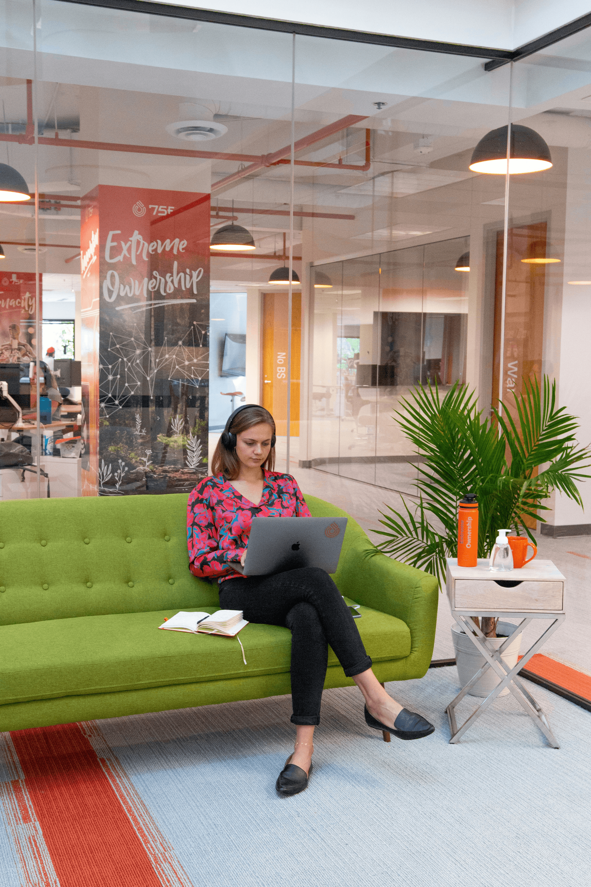 Temporary Construction Office Collaborative Workspace Design