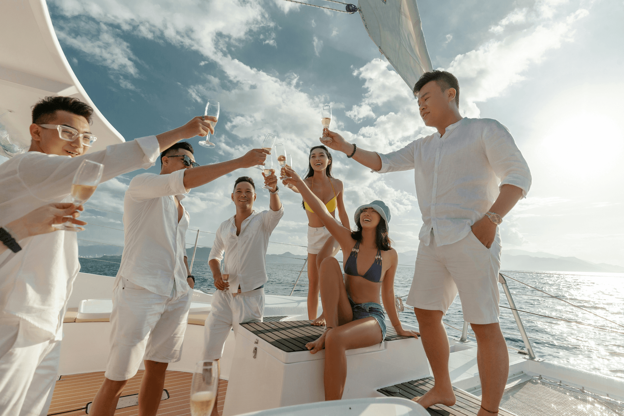 Our fleet of stunning yachts is designed for comfort and elegance, ensuring that every charter experience is nothing short of extraordinary. With state-of-the-art amenities and spacious layouts, we provide the perfect setting for relaxation and enjoyment on the water. Luxurious Yachts What We Offer we provide luxury, fun yacht charter