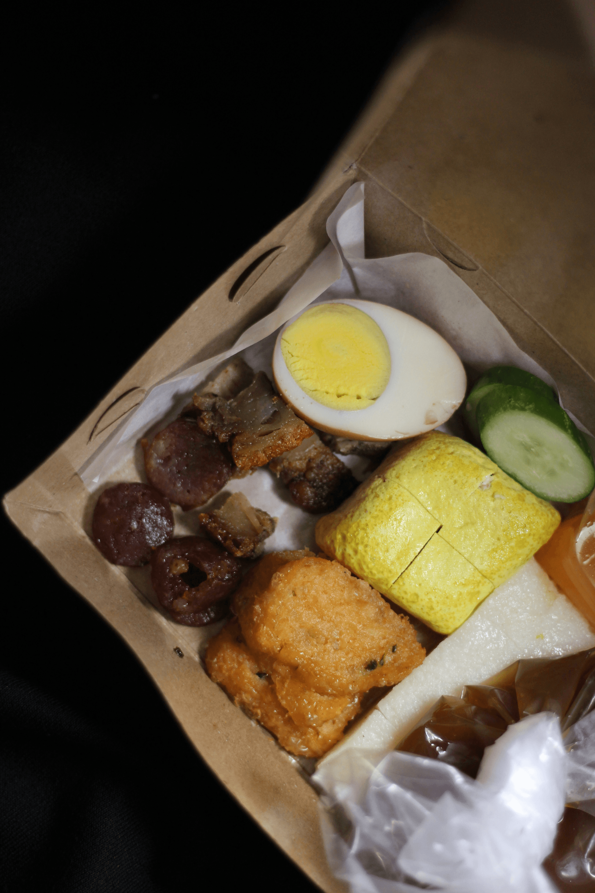 restaurant supply take out containers showcasing diverse meal options