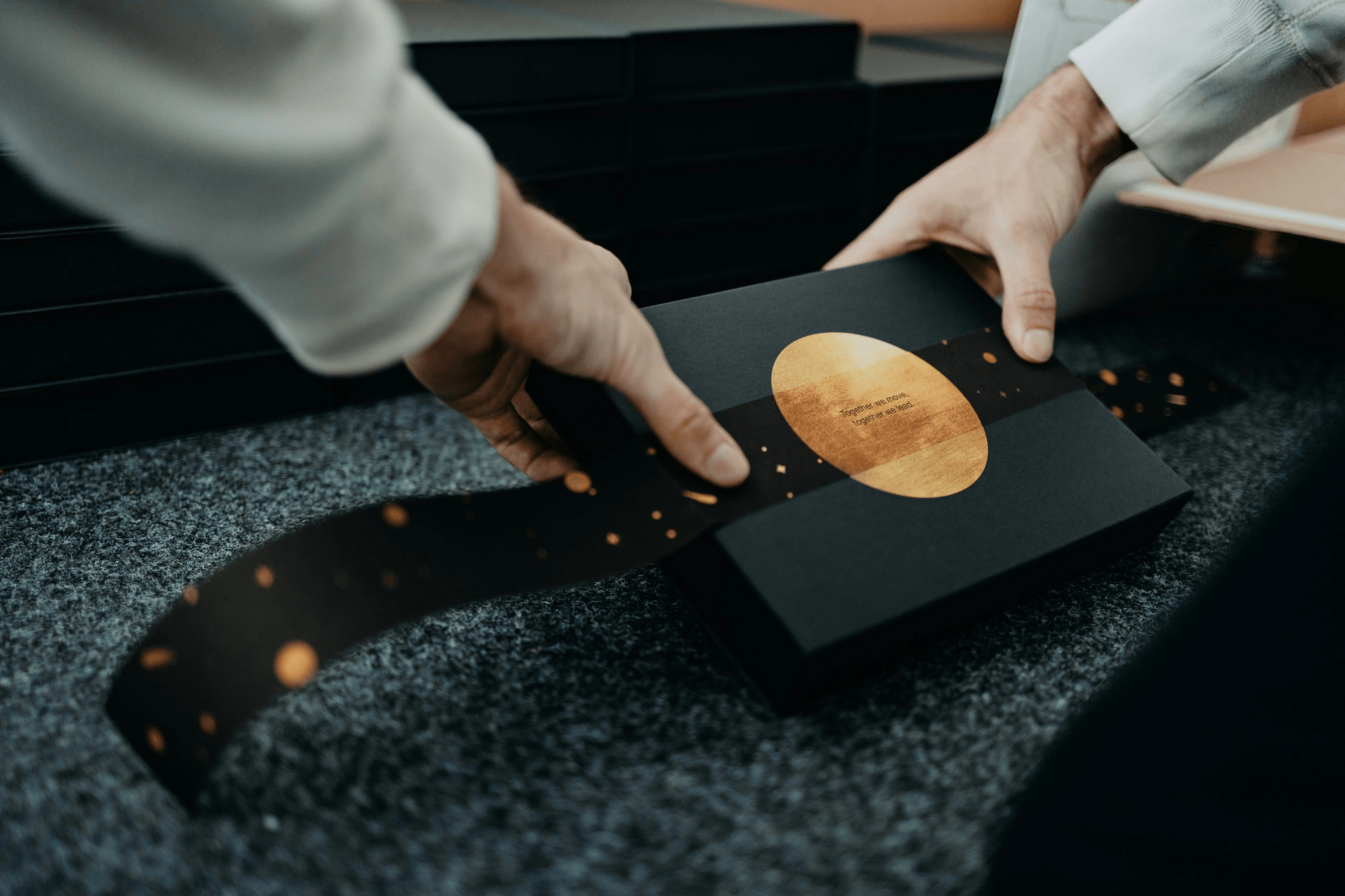 استكشف لوازمنا الفريدة لصنع الشموع والحرف اليدوية. أطلق العنان لإبداعك. نحن متخصصون في لوازم صنع الشموع، بما في ذلك العطور والألوان ومستلزمات معطرات الجو، بالإضافة إلى مساحيق الجبس المثالية لفن التيرازو، والصواني، والبرطمانات، وغيرها. كما يضم متجرنا مجموعة من الأعمال الفنية الخشبية المحفورة، ومجموعة مختارة من الهدايا المطبوعة، مثل مطبوعات القماش، والكتل الخشبية، والتصاميم الشخصية. بفضل ميزة التحميل المخصصة، يمكن للعملاء بسهولة إرسال ملفاتهم الخاصة لإنشاء منتجات مطبوعة فريدة من نوعها. سواء كنت فنانًا أو هاويًا أو تبحث عن هدية فريدة، فإن Rainbow-nariman يجمع بين الإبداع والجودة والتخصيص تحت سقف واحد.