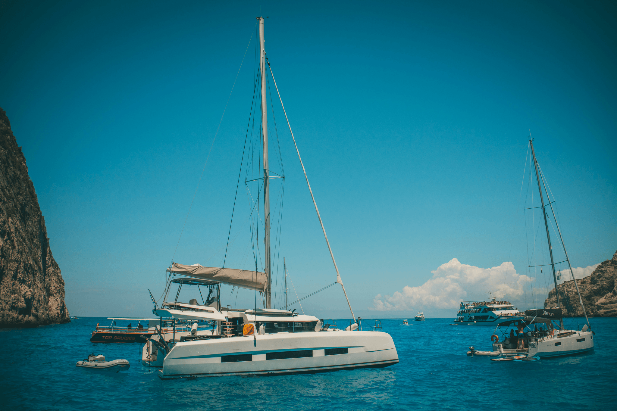 are catamarans more stable than monohulls?