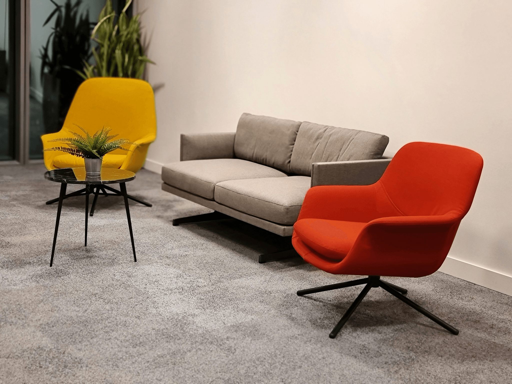 徹夜無眠，刷到世界末日——Doom Scrolling 為何讓你焦慮、停不下來？｜身心靈｜療寮診所．板橋江子翠｜家醫科診所．心理諮商