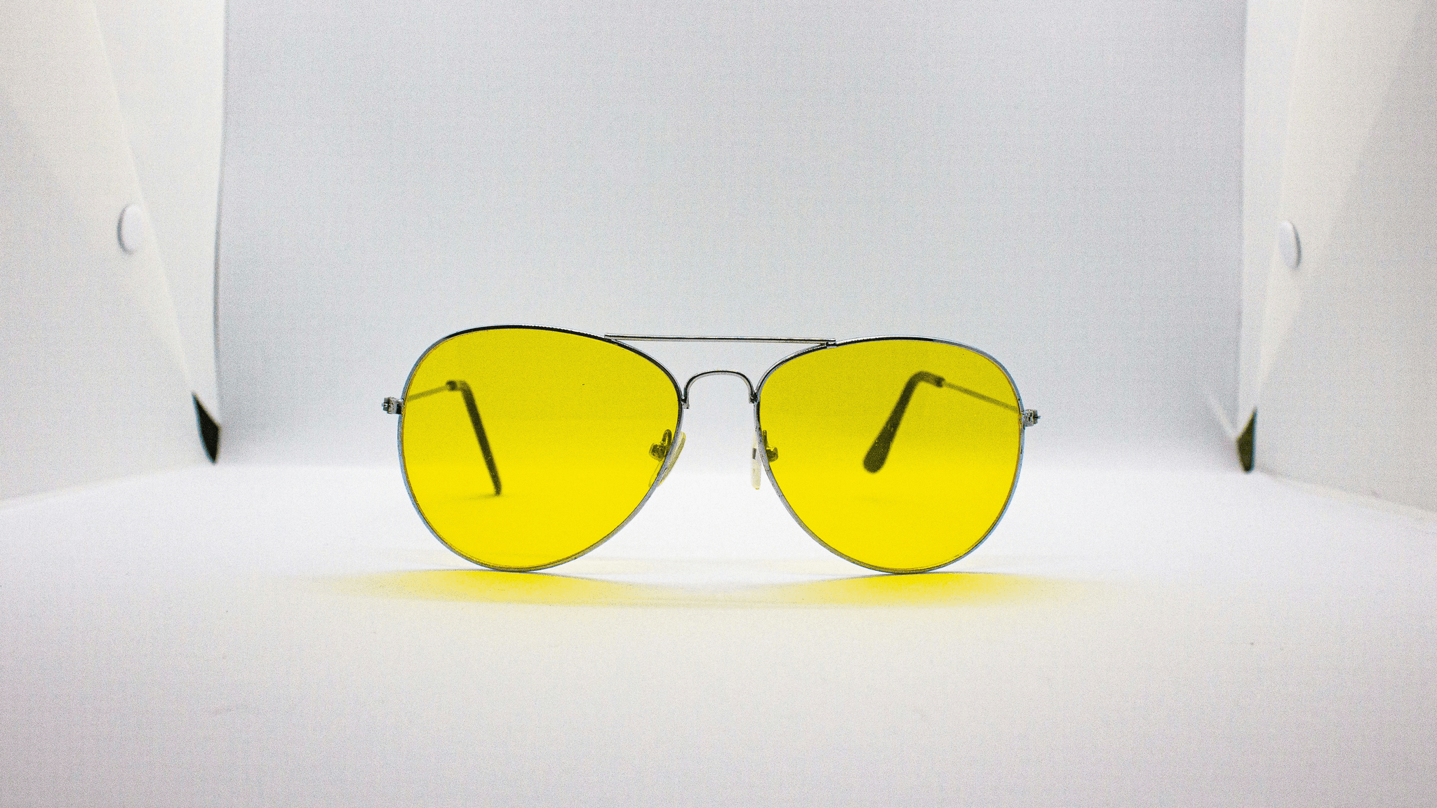 trending sunglasses 2024 showcasing classic aviator designs