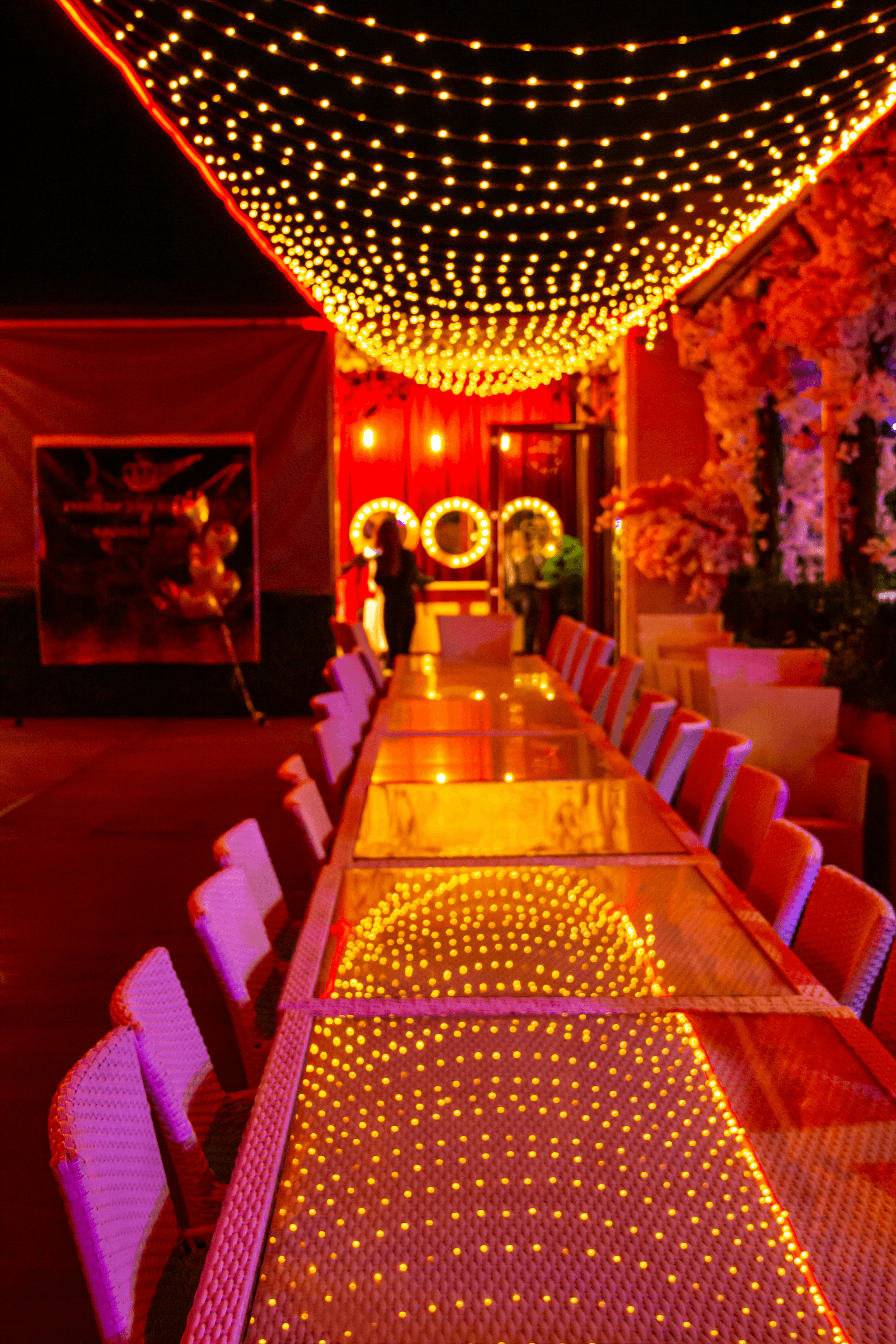 what is a pop up restaurant showcased through vibrant outdoor dining experience