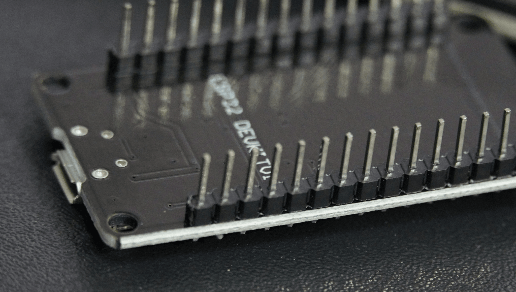 Application example of a thermal conductive adhesive in electronics.