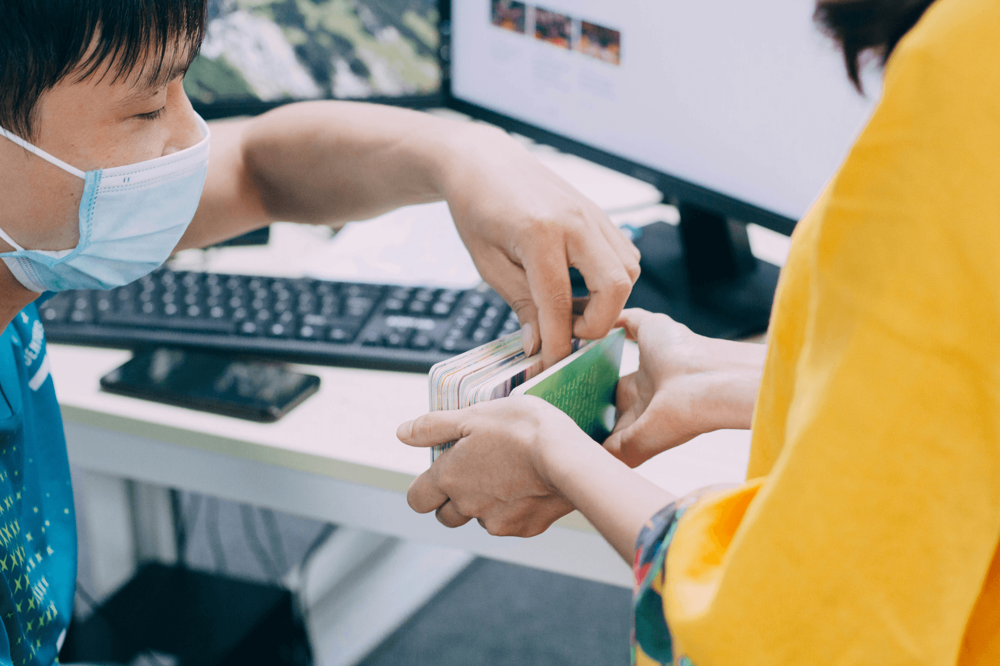 Illustration showing safety tips for buyers when ordering from Alibaba