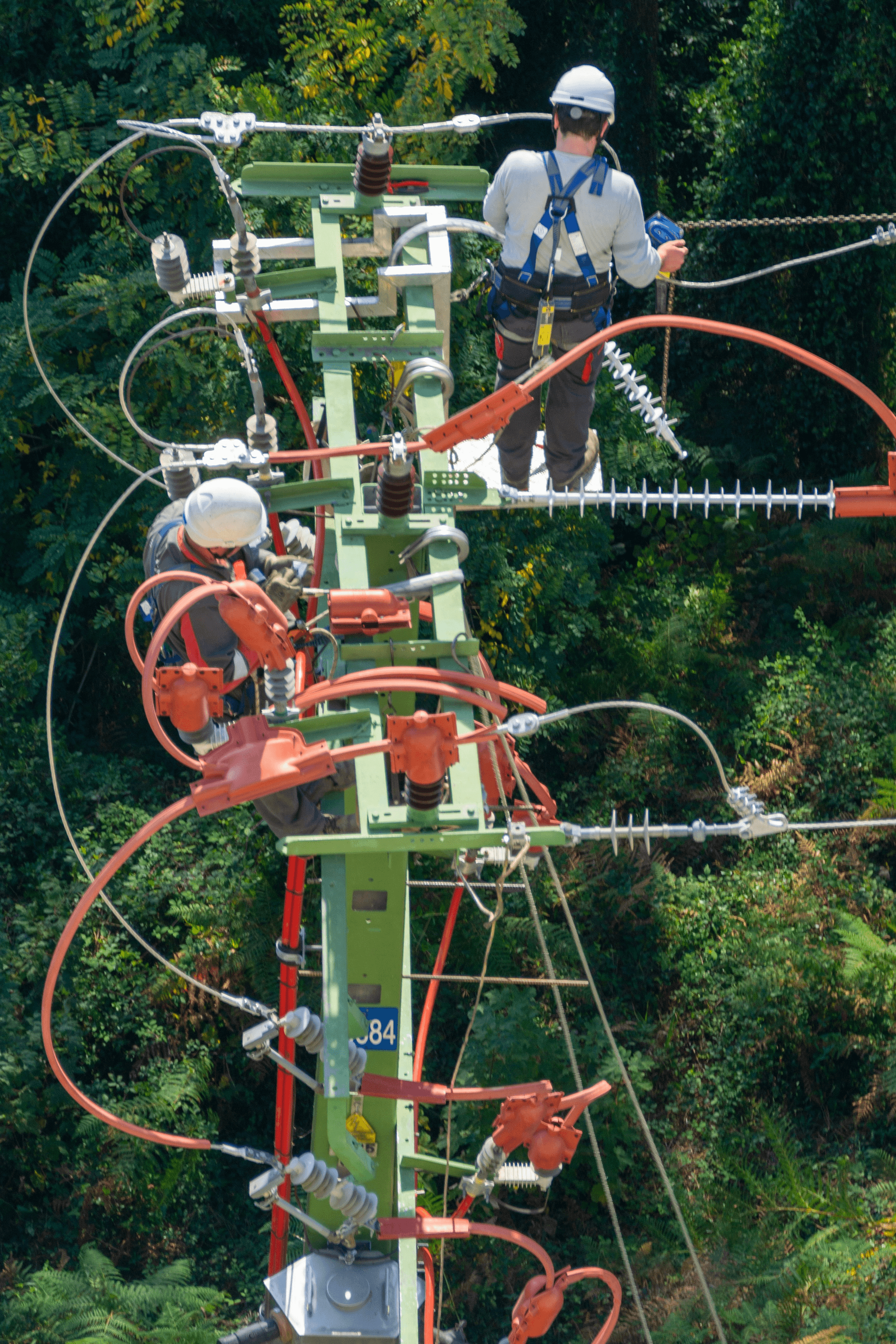 ولات الطاقة والأعمال الكهربائي