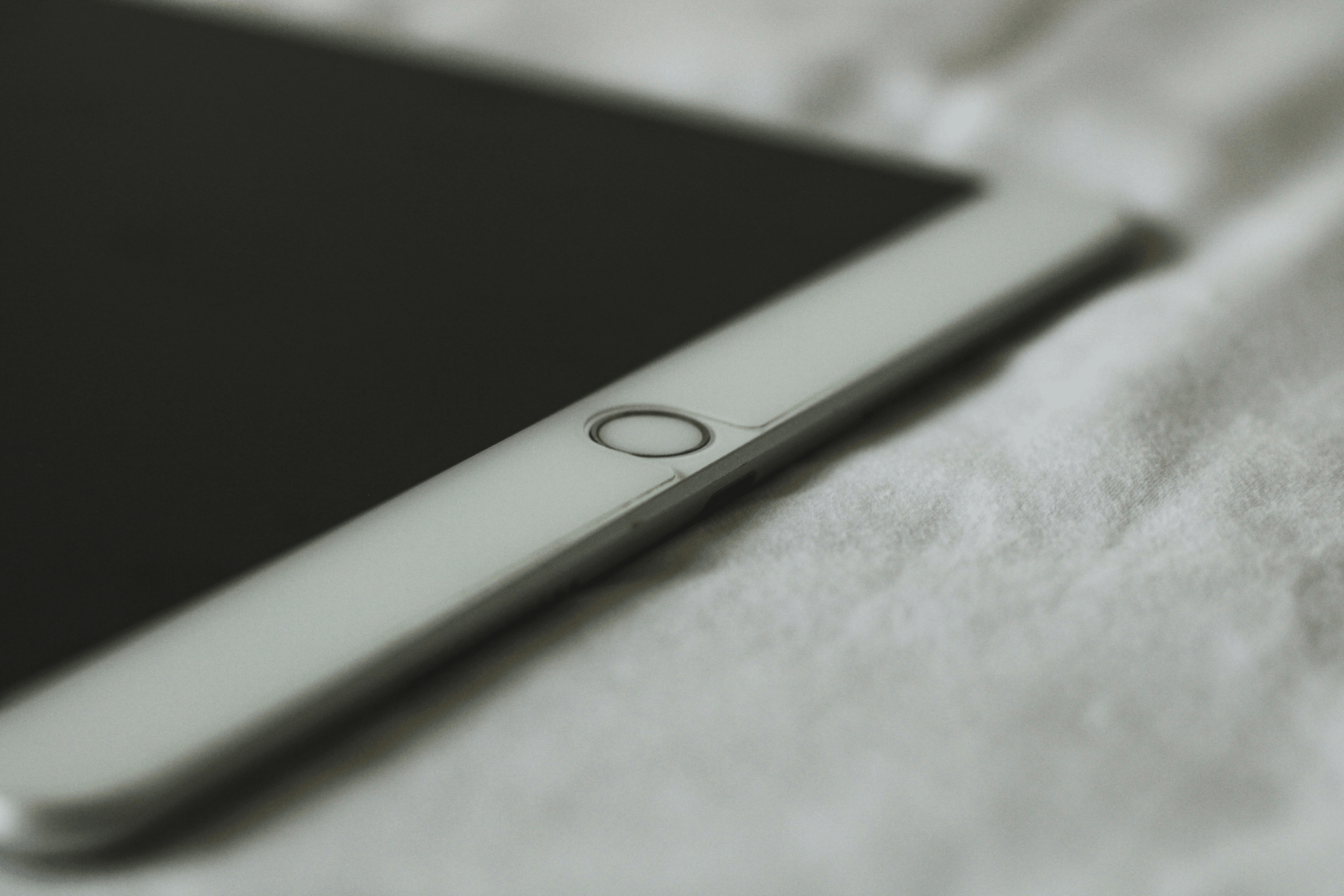 Tablet PC Defects showing unresponsive touch screen with dust and damage