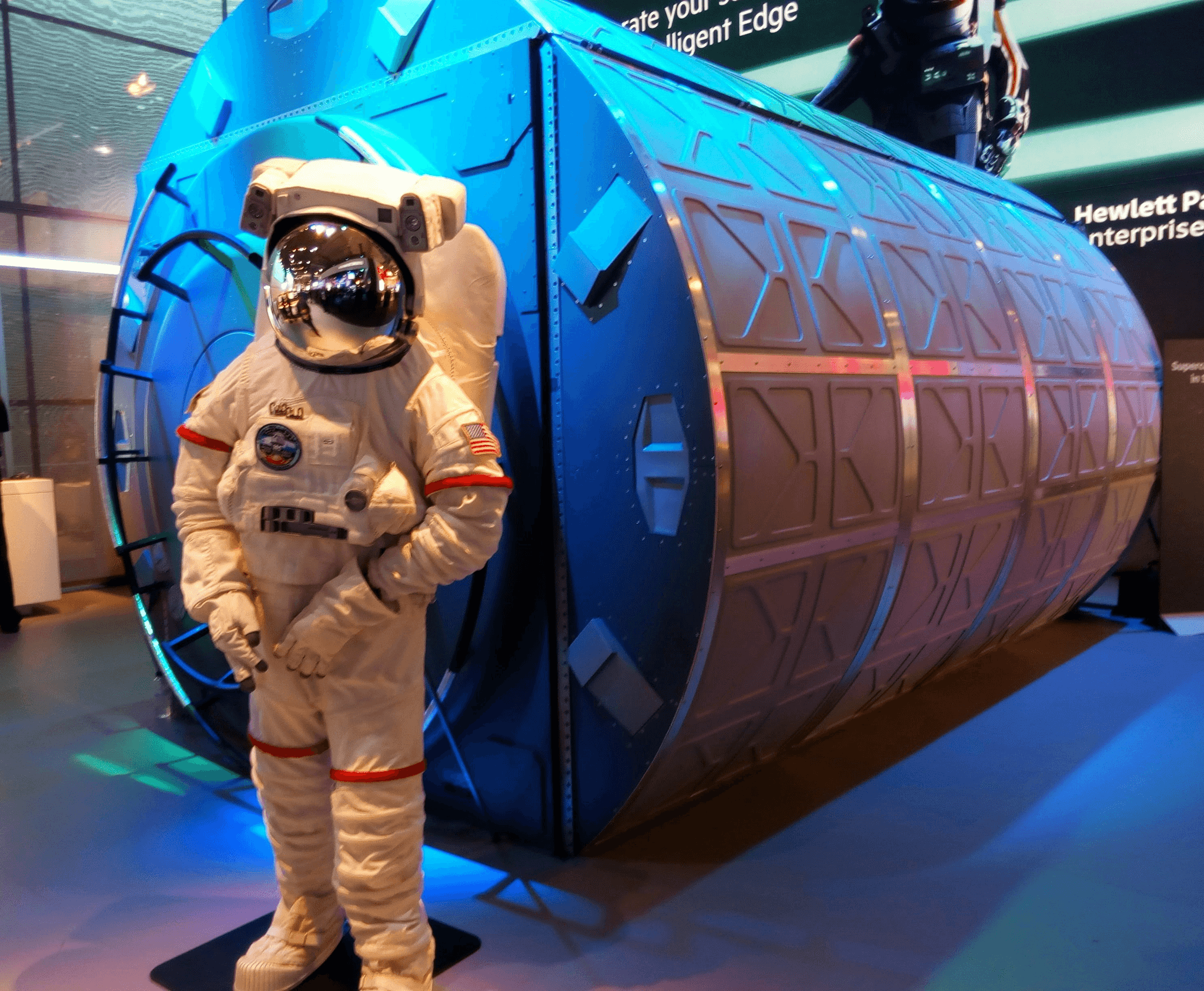 Observadores cápsula espacial museo